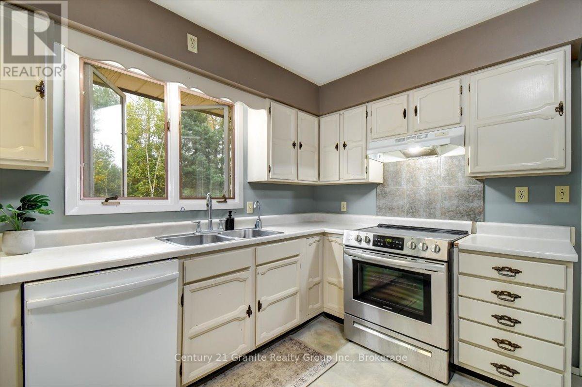 1 - 4 Maxwell Settlement Road Property Photo 14