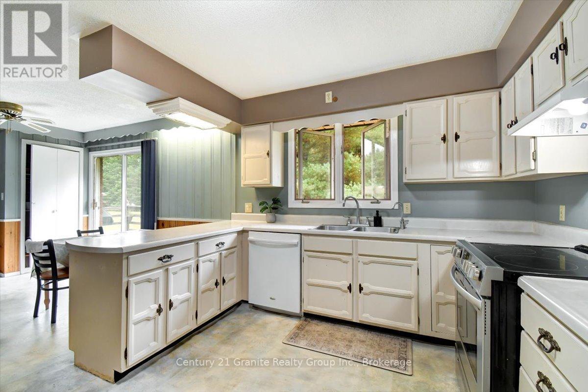 1 - 4 Maxwell Settlement Road Property Photo 15