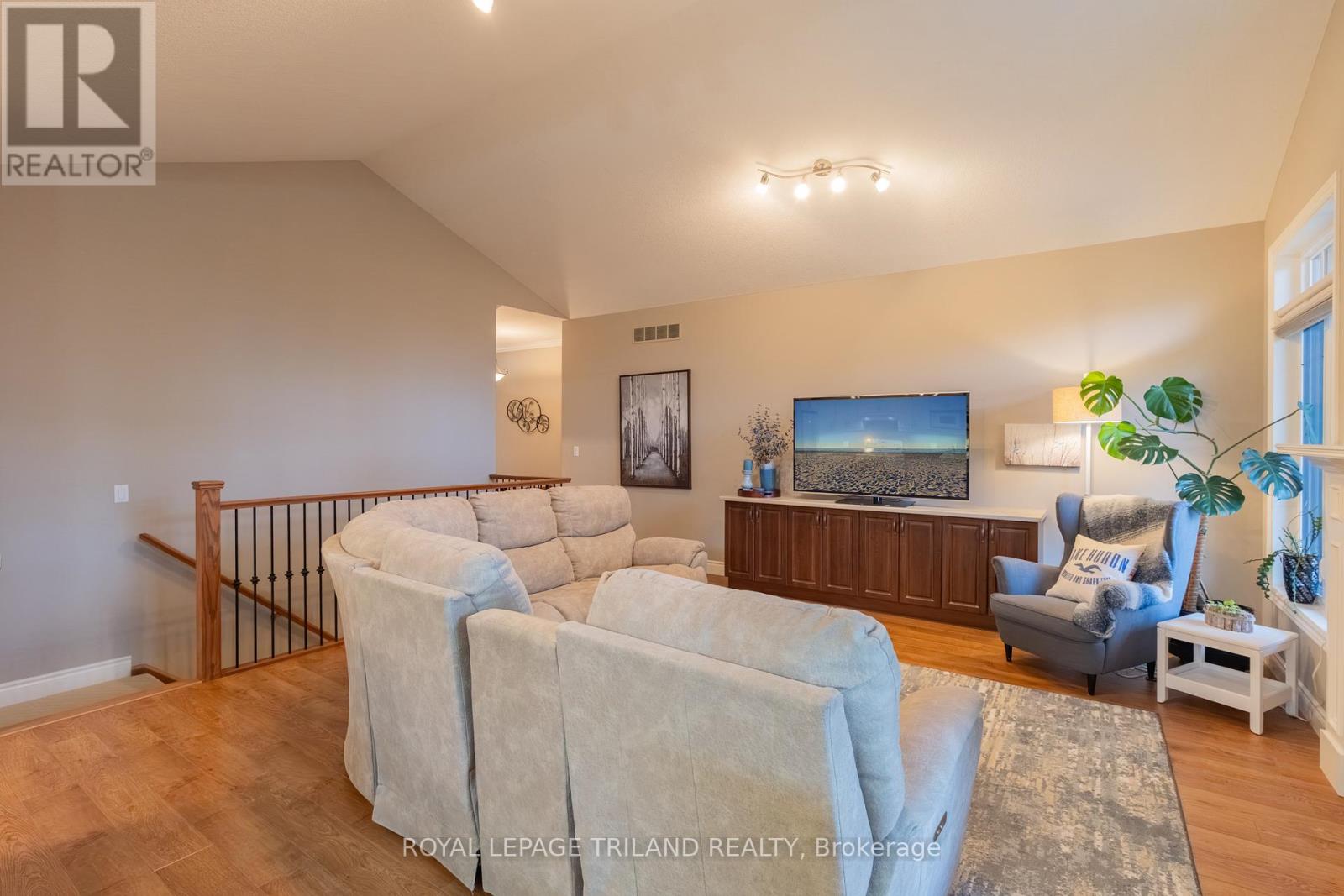 19 Erin Place Property Photo 14
