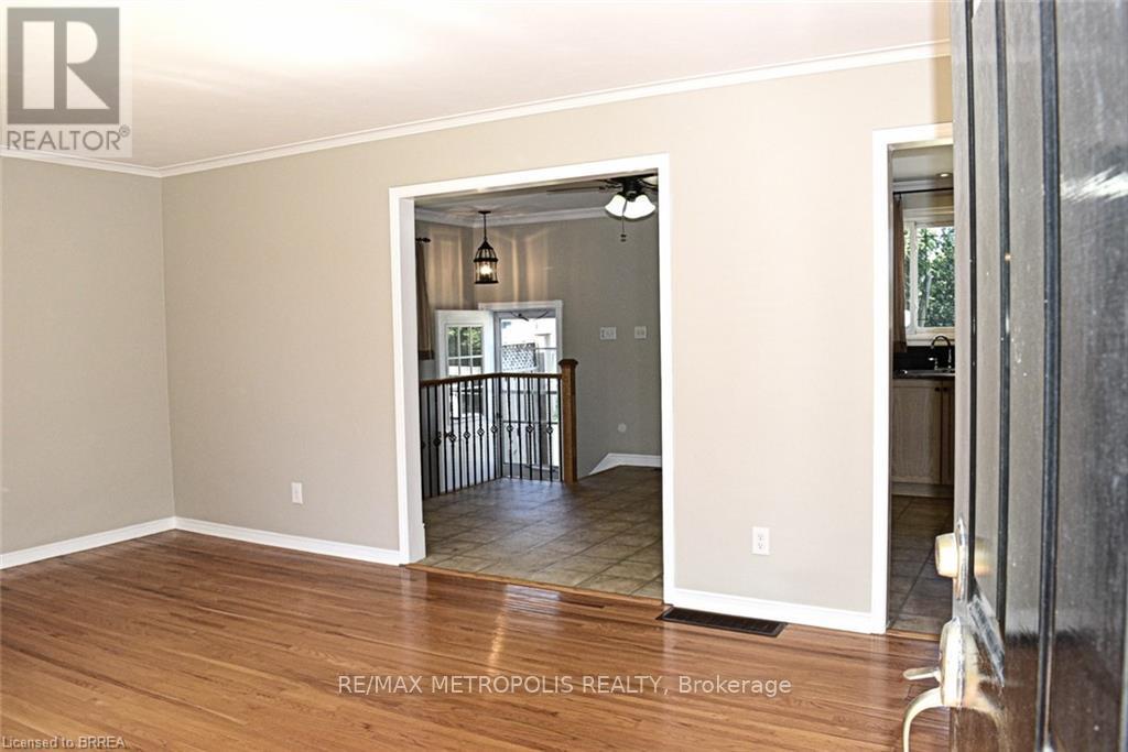Upper - 5 Mccammon Street Property Photo 8