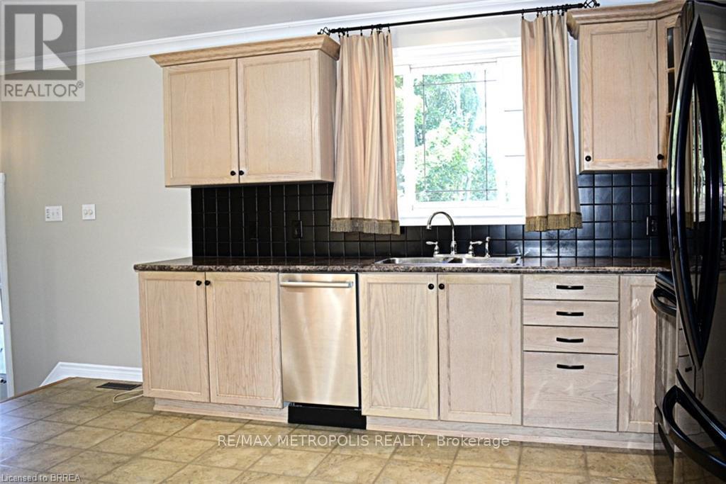 Upper - 5 Mccammon Street Property Photo 12