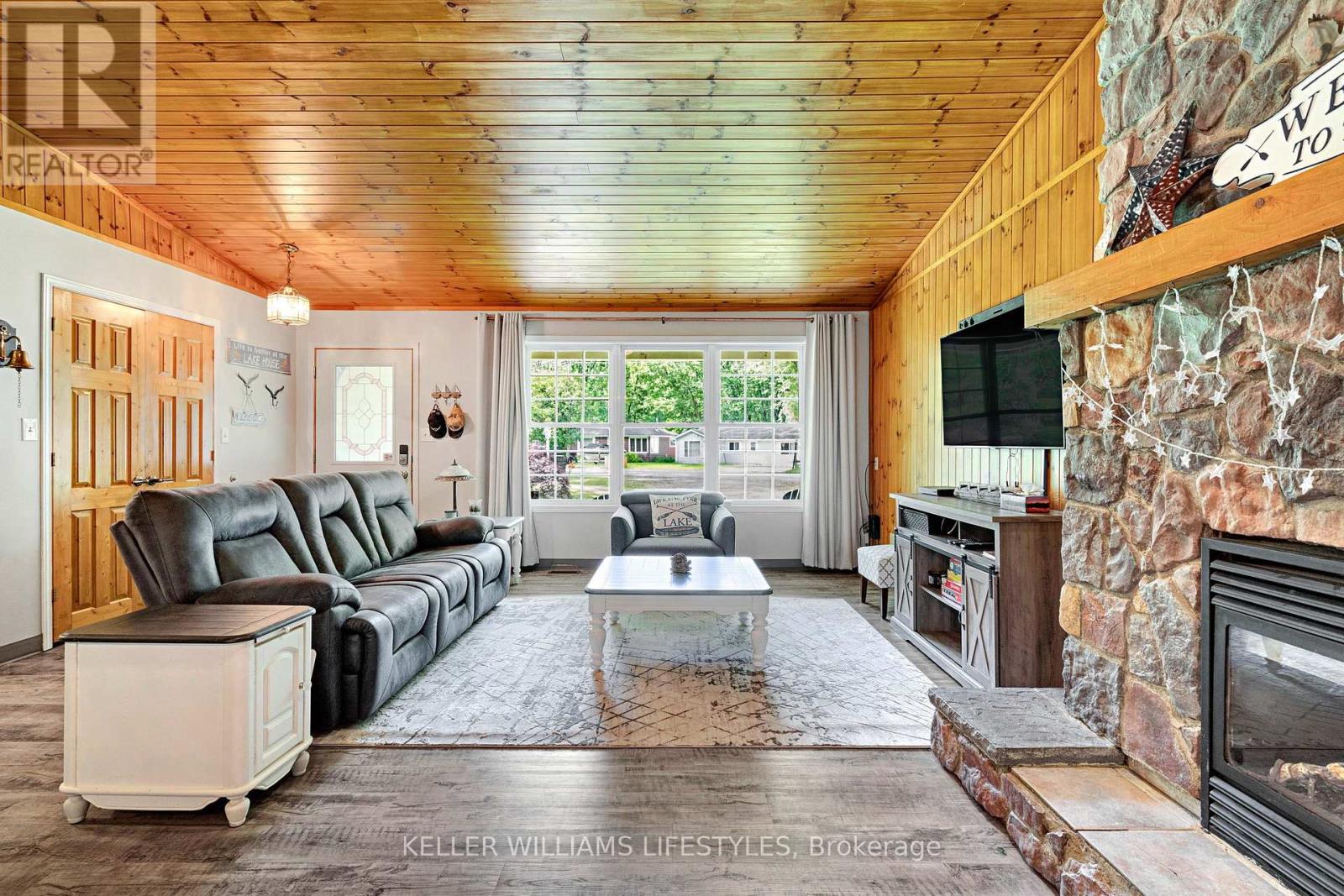 6238 London Road Property Photo 9
