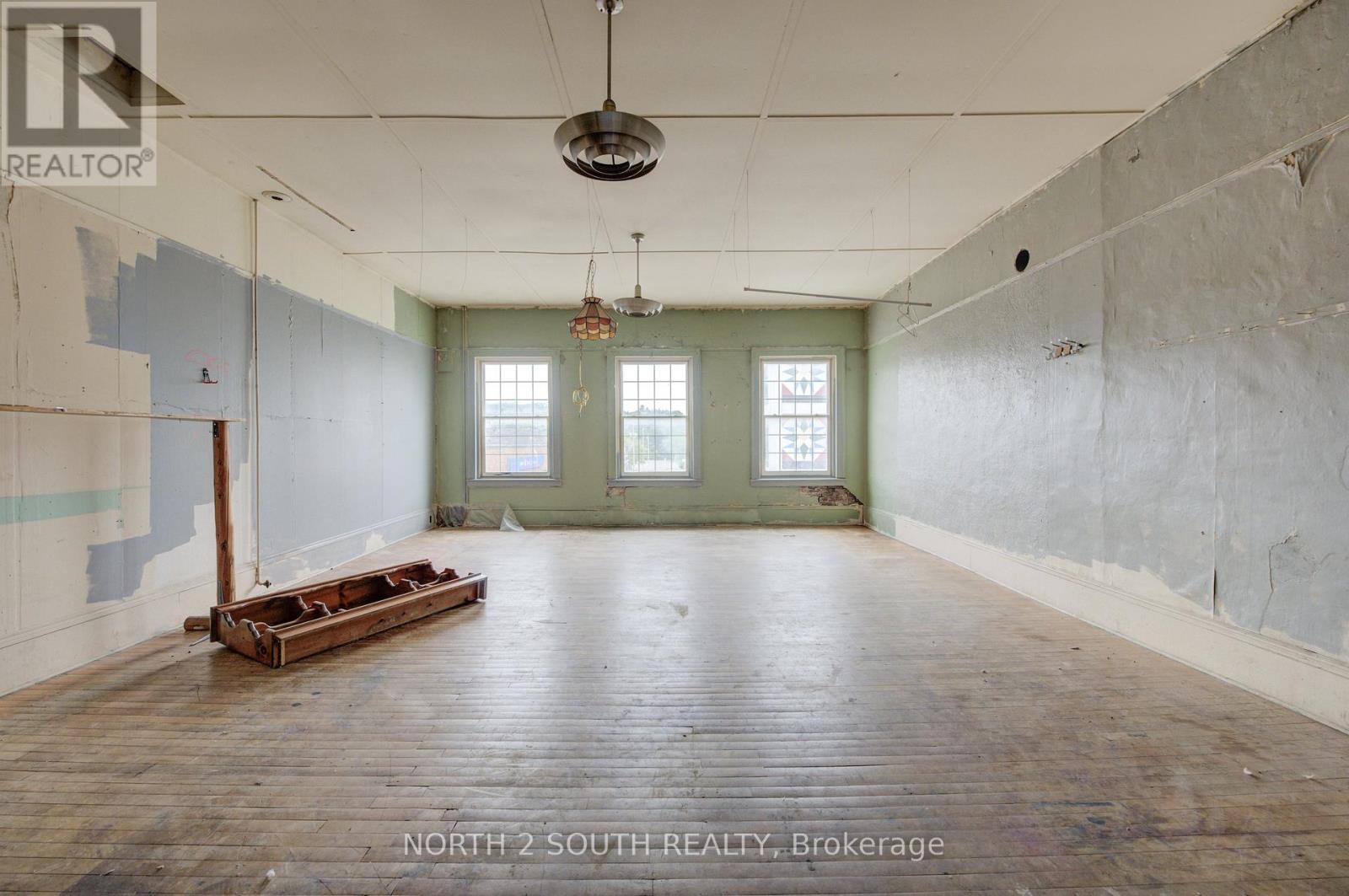 36 Norfolk Street S Property Photo 15