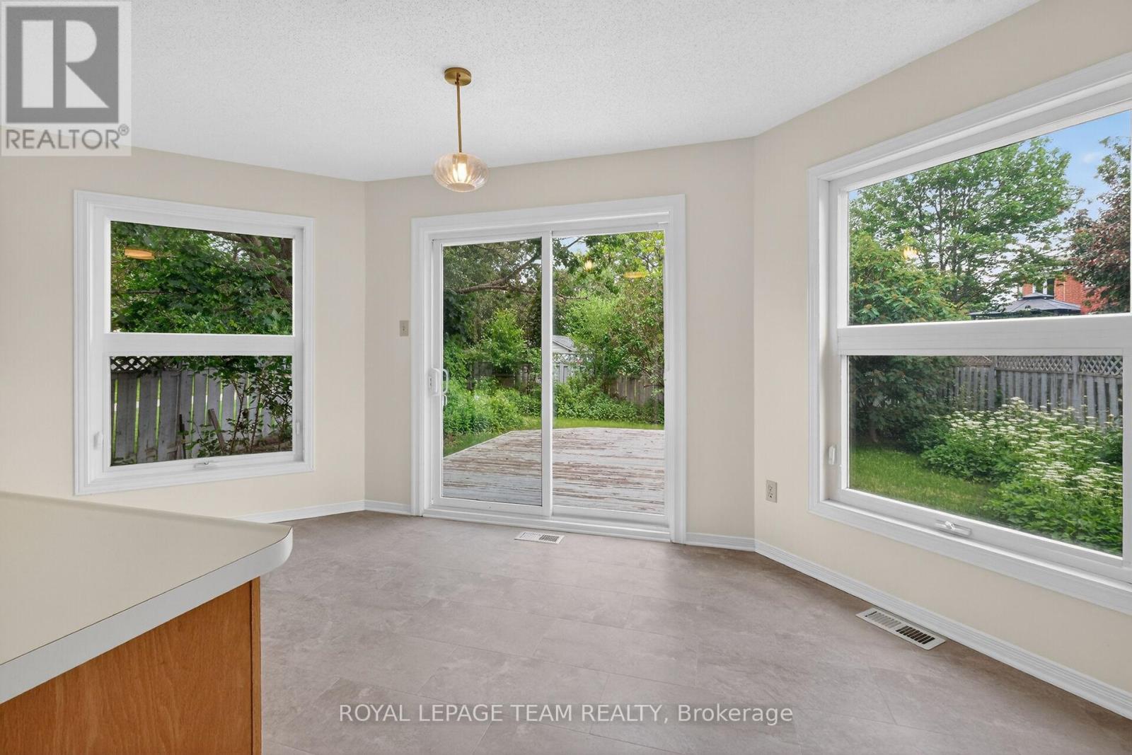 6 Shetland Way Property Photo 11