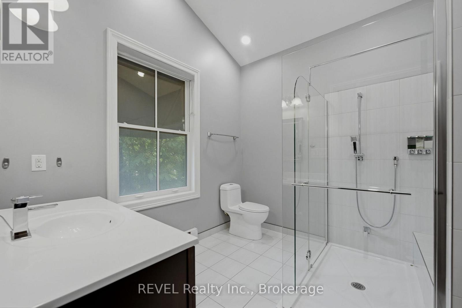2 - 10 Queen Street Property Photo 15