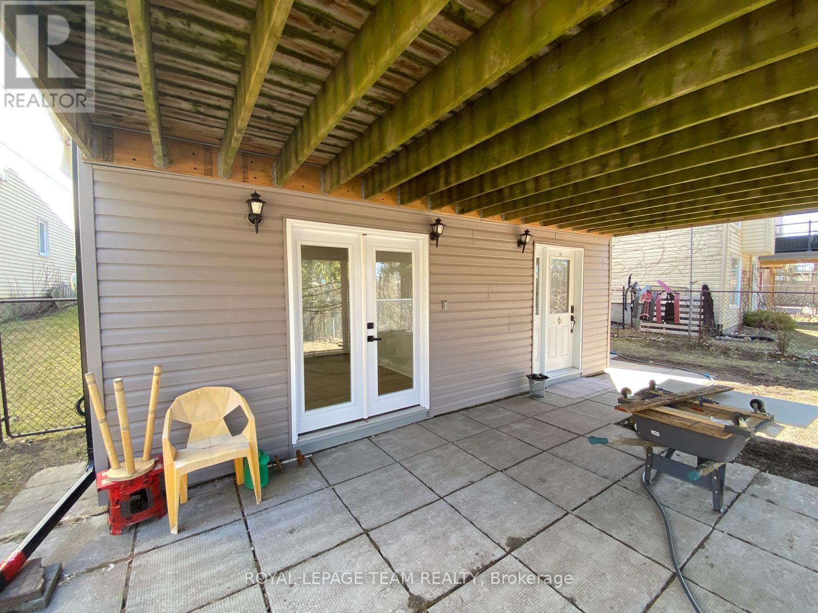 B - 32 Hackett Street Property Photo 3