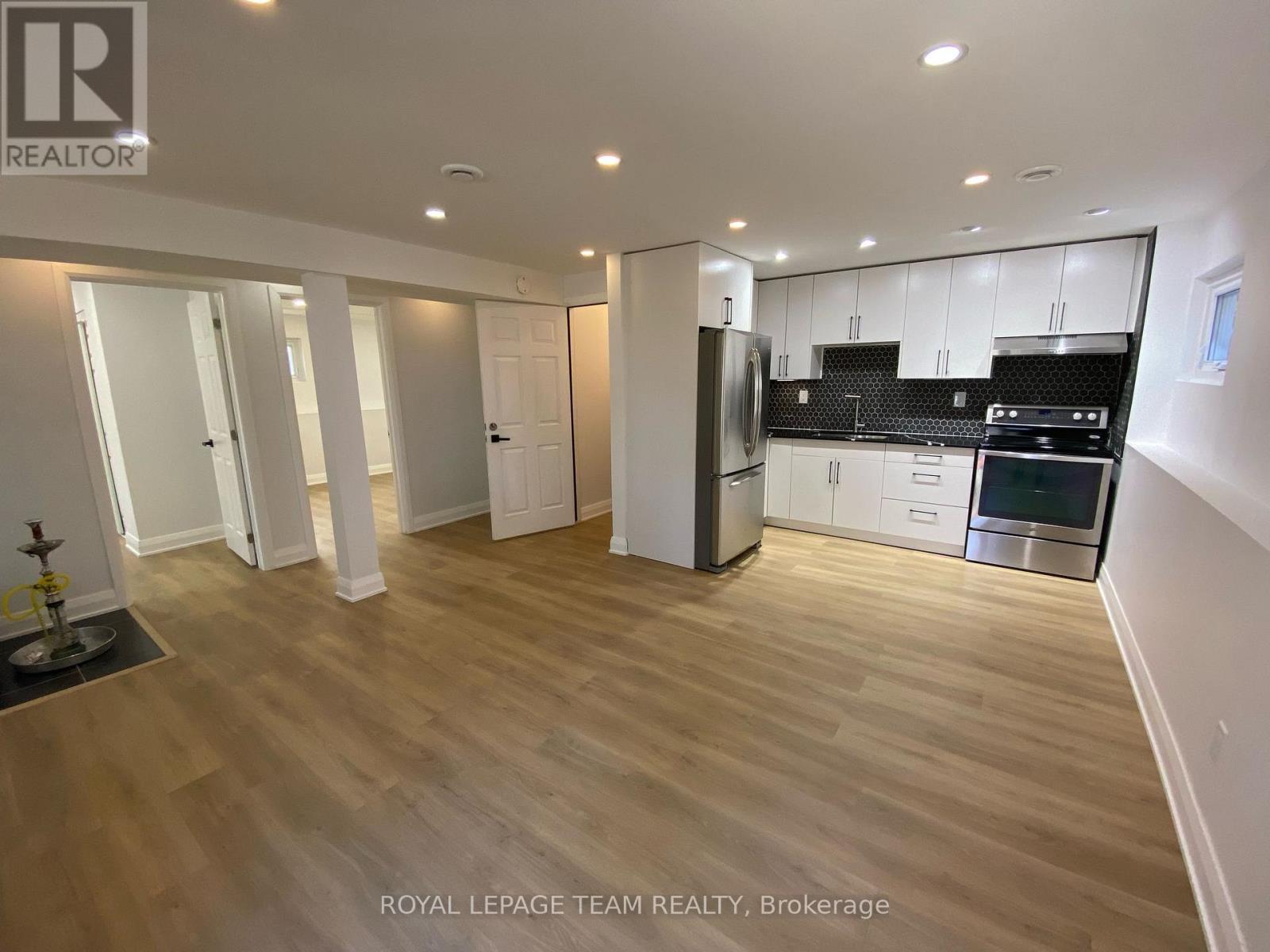B - 32 Hackett Street Property Photo 5
