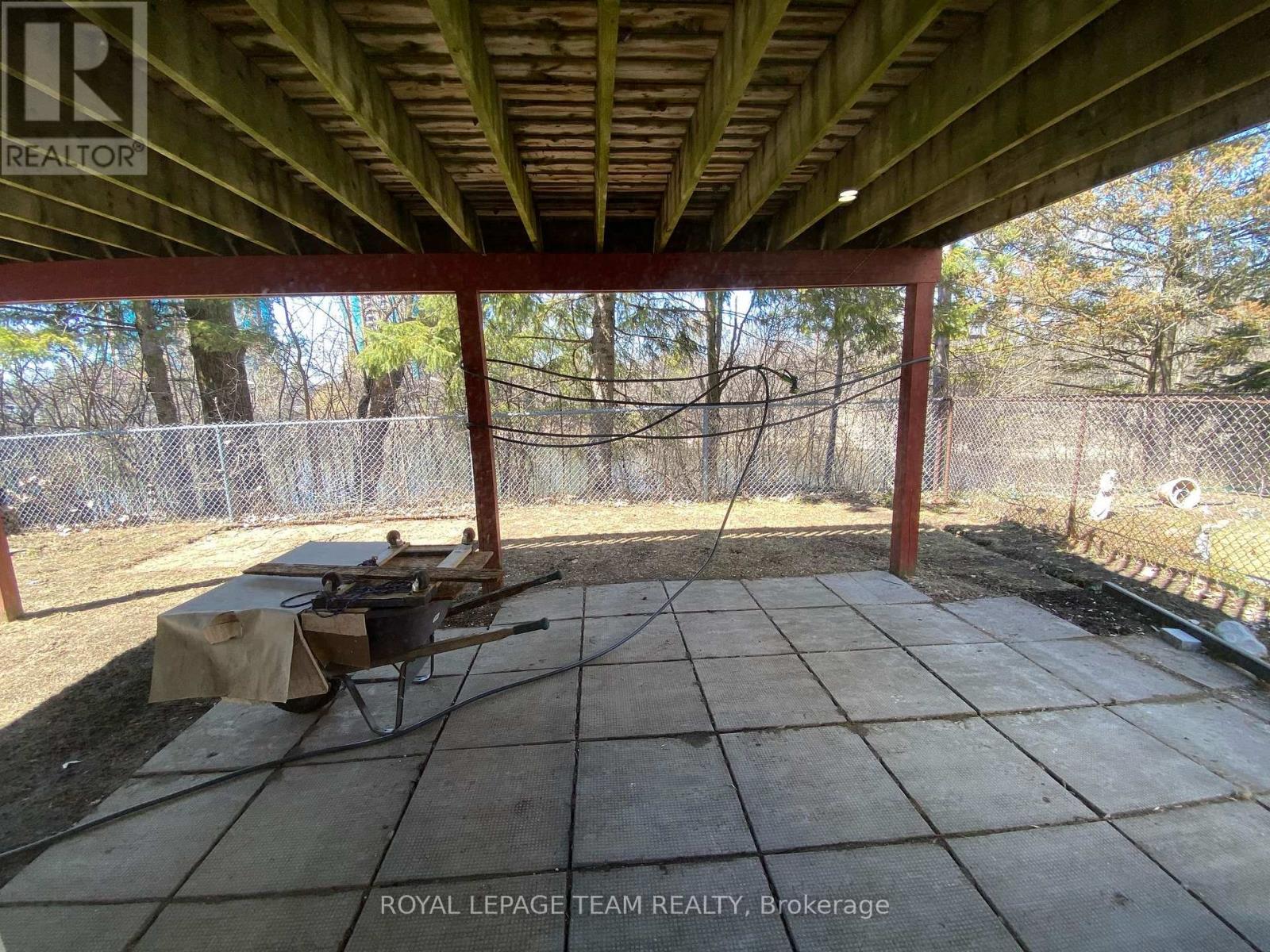 B - 32 Hackett Street Property Photo 13