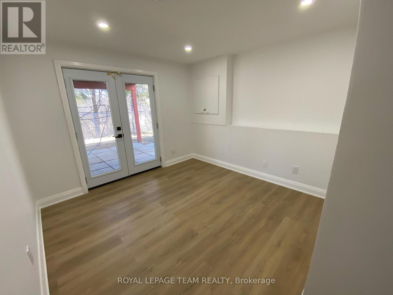 B - 32 Hackett Street Property Photo 15