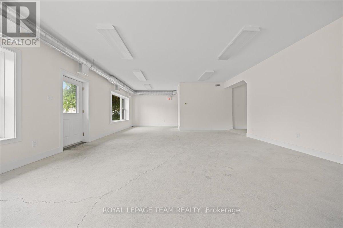 5967 Perth Street Property Photo 6