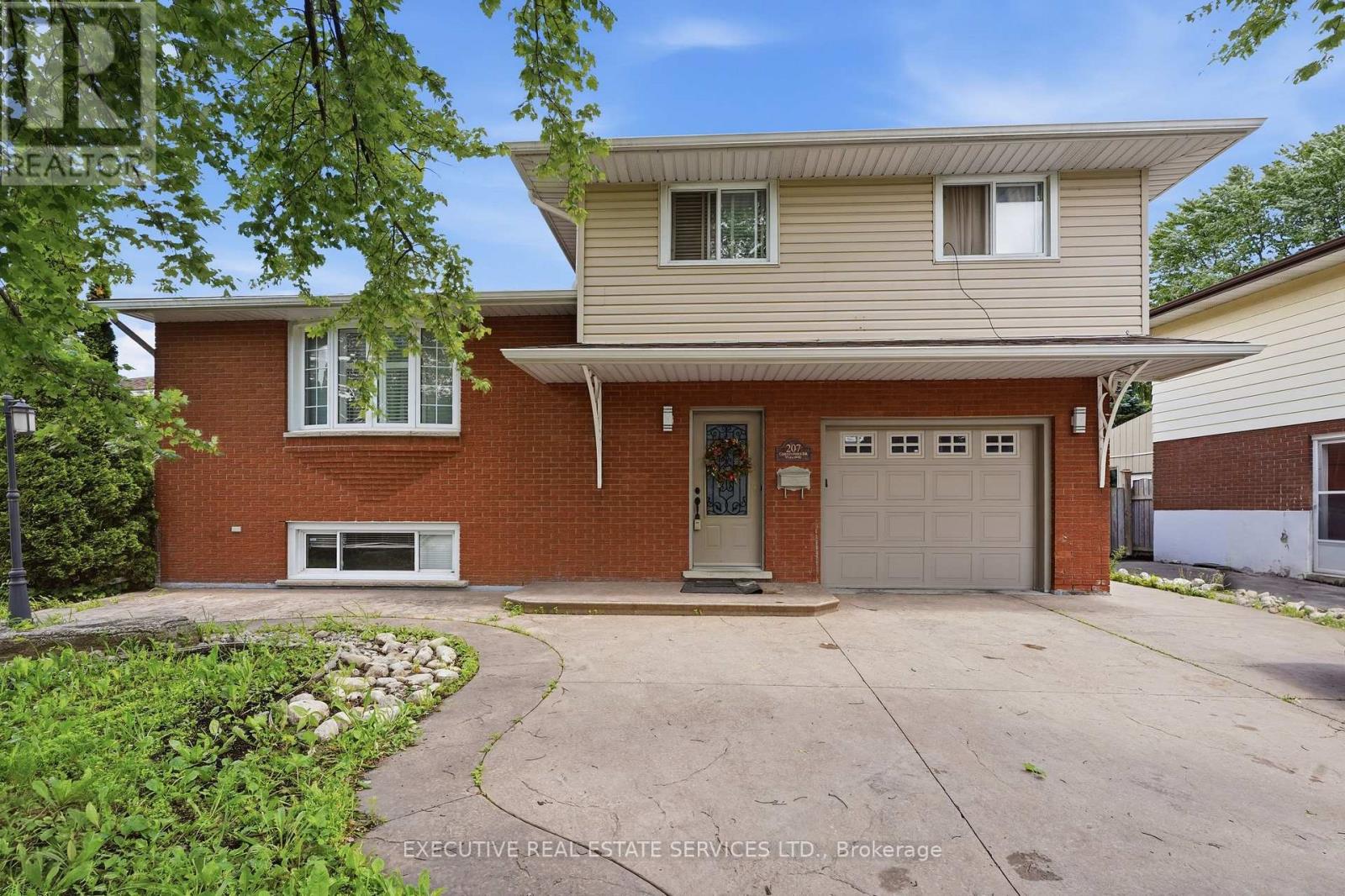 207 CHRISTOPHER DRIVE Property Photo 1