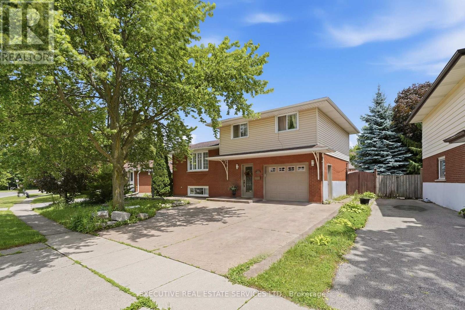 207 Christopher Drive Property Photo 2