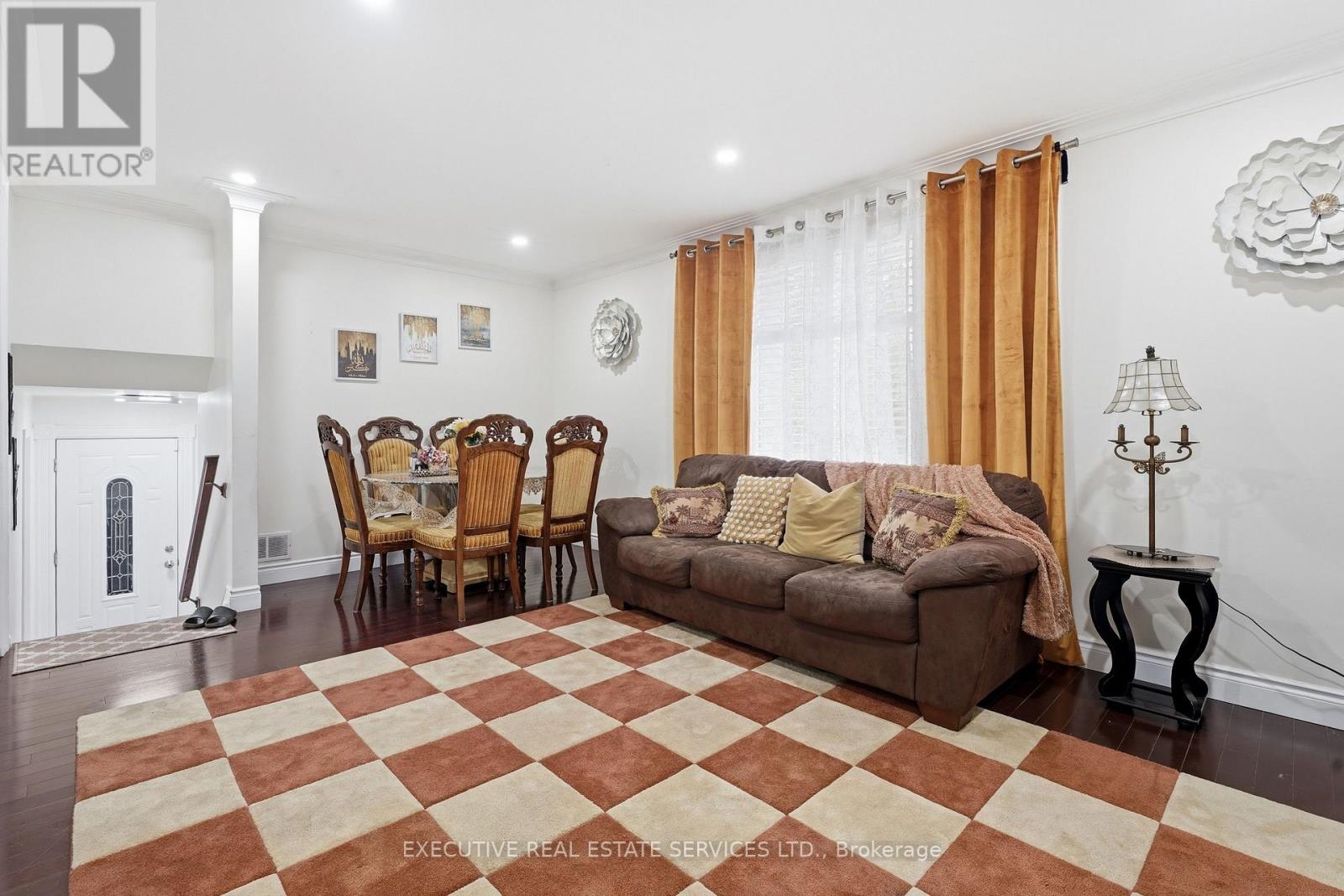 207 Christopher Drive Property Photo 8