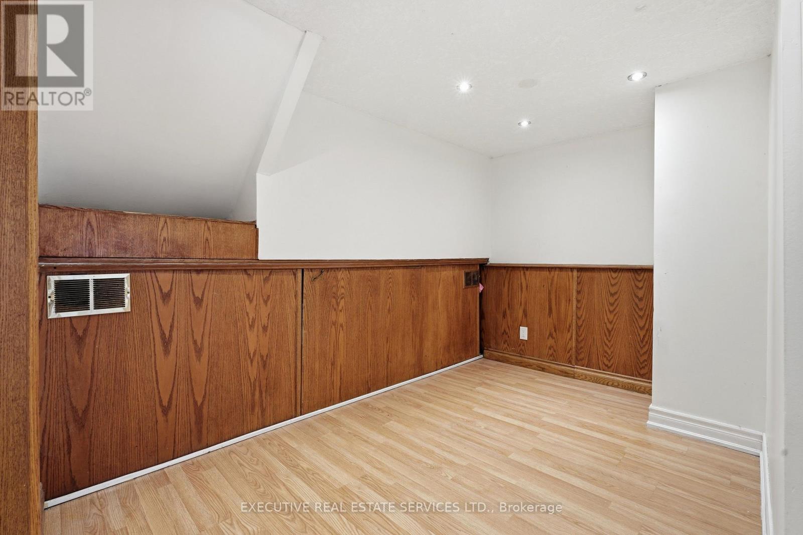 207 Christopher Drive Property Photo 14