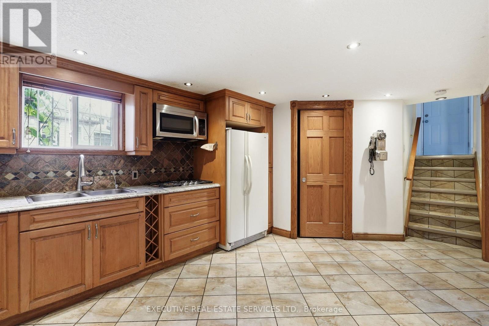 207 Christopher Drive Property Photo 16