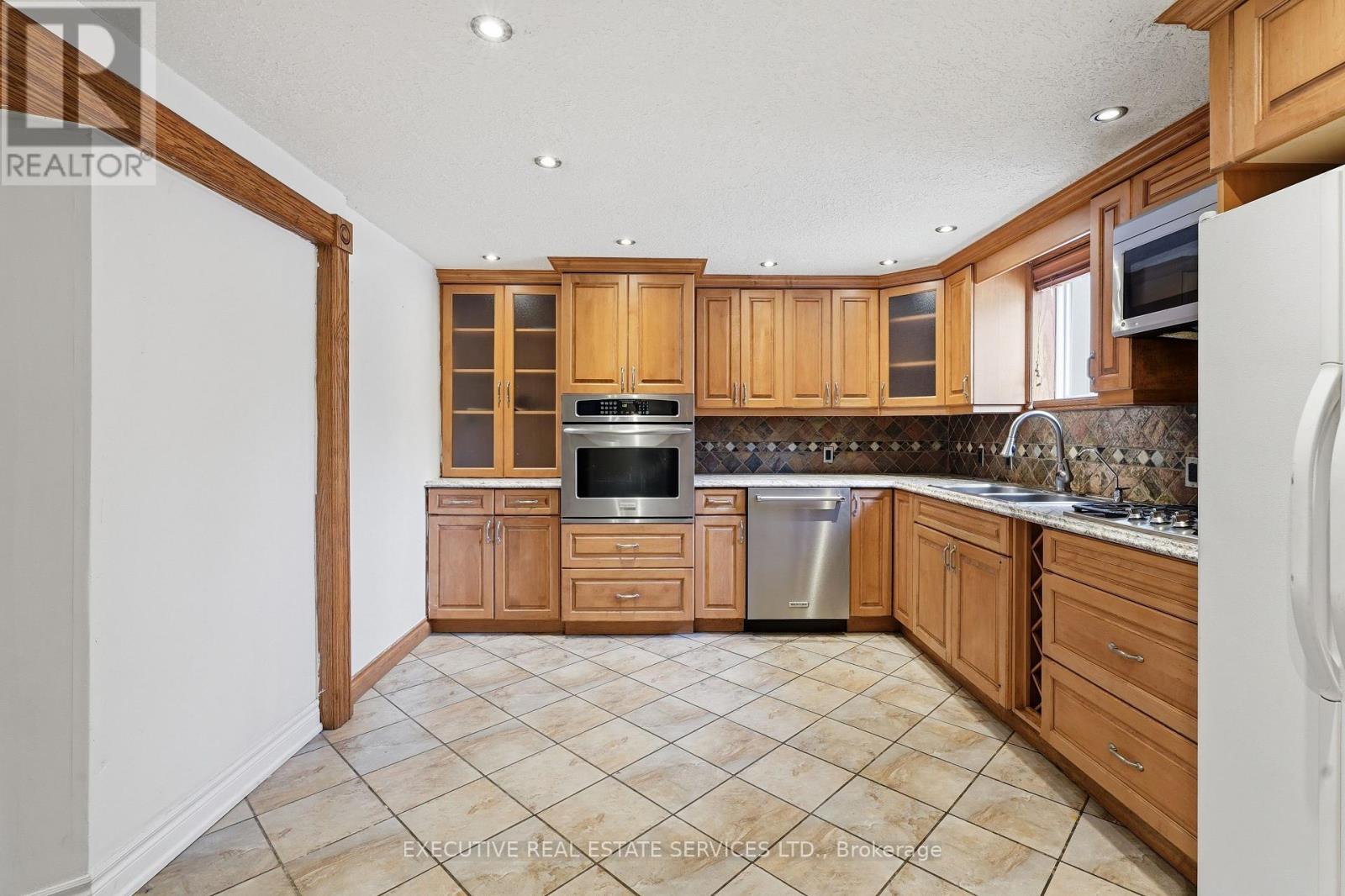 207 Christopher Drive Property Photo 18