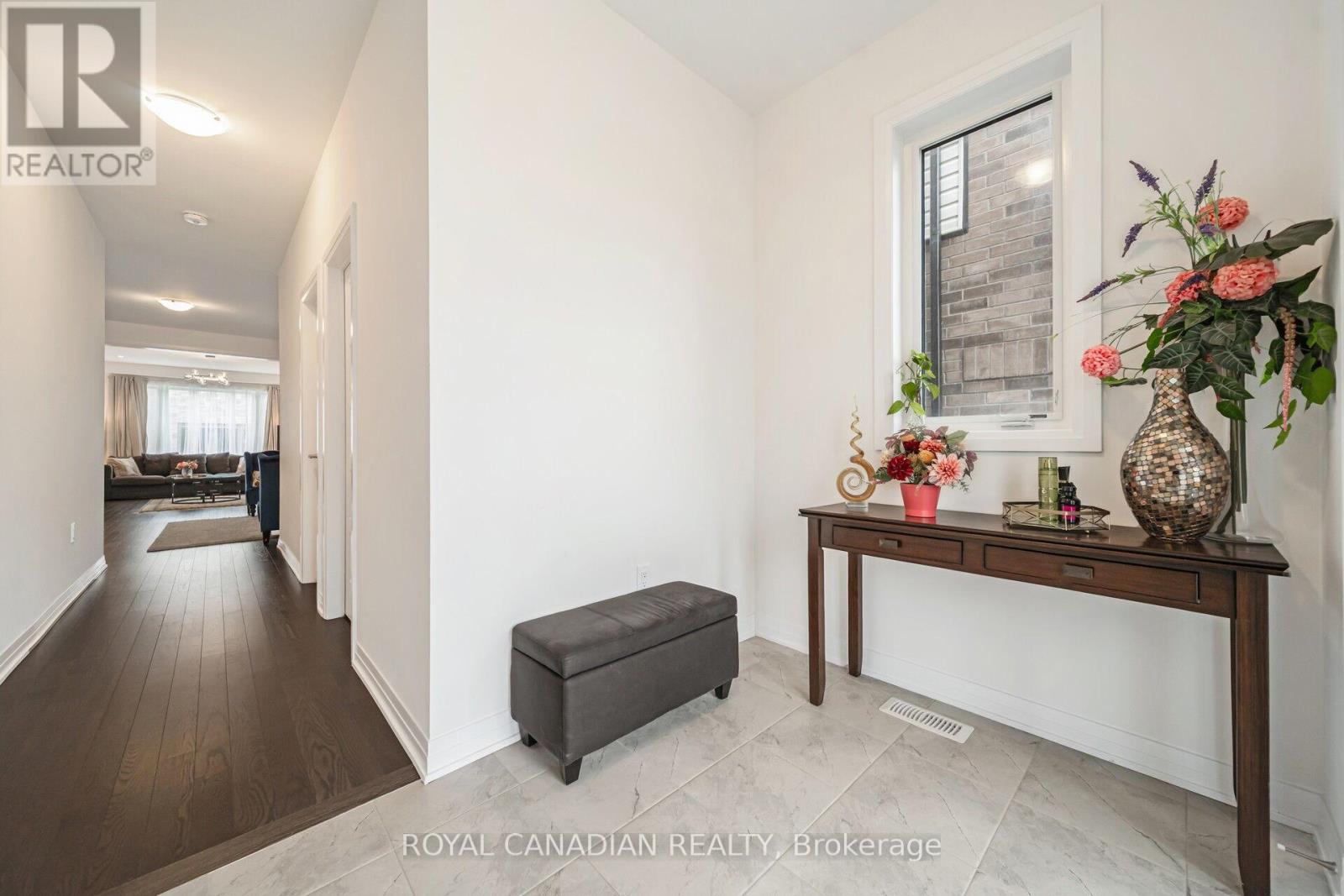 87 Soules Square Property Photo 6