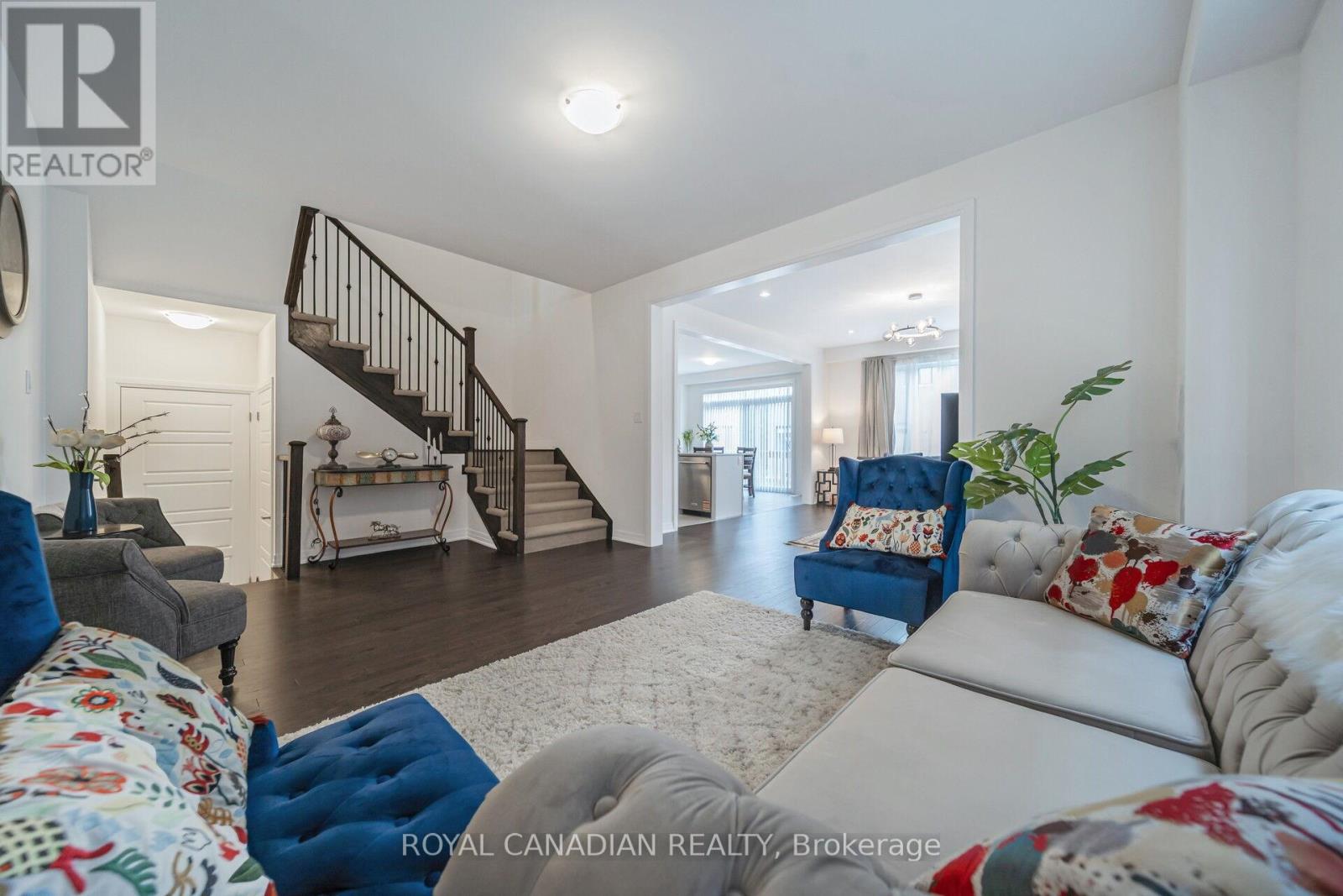87 Soules Square Property Photo 11