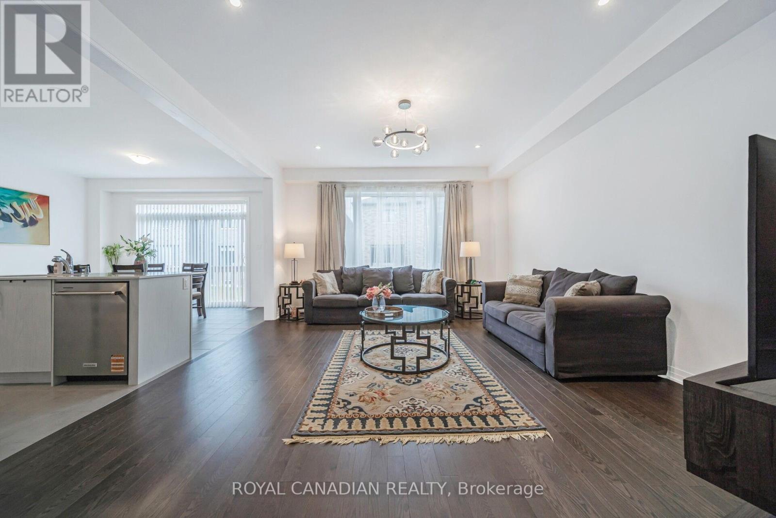 87 Soules Square Property Photo 12
