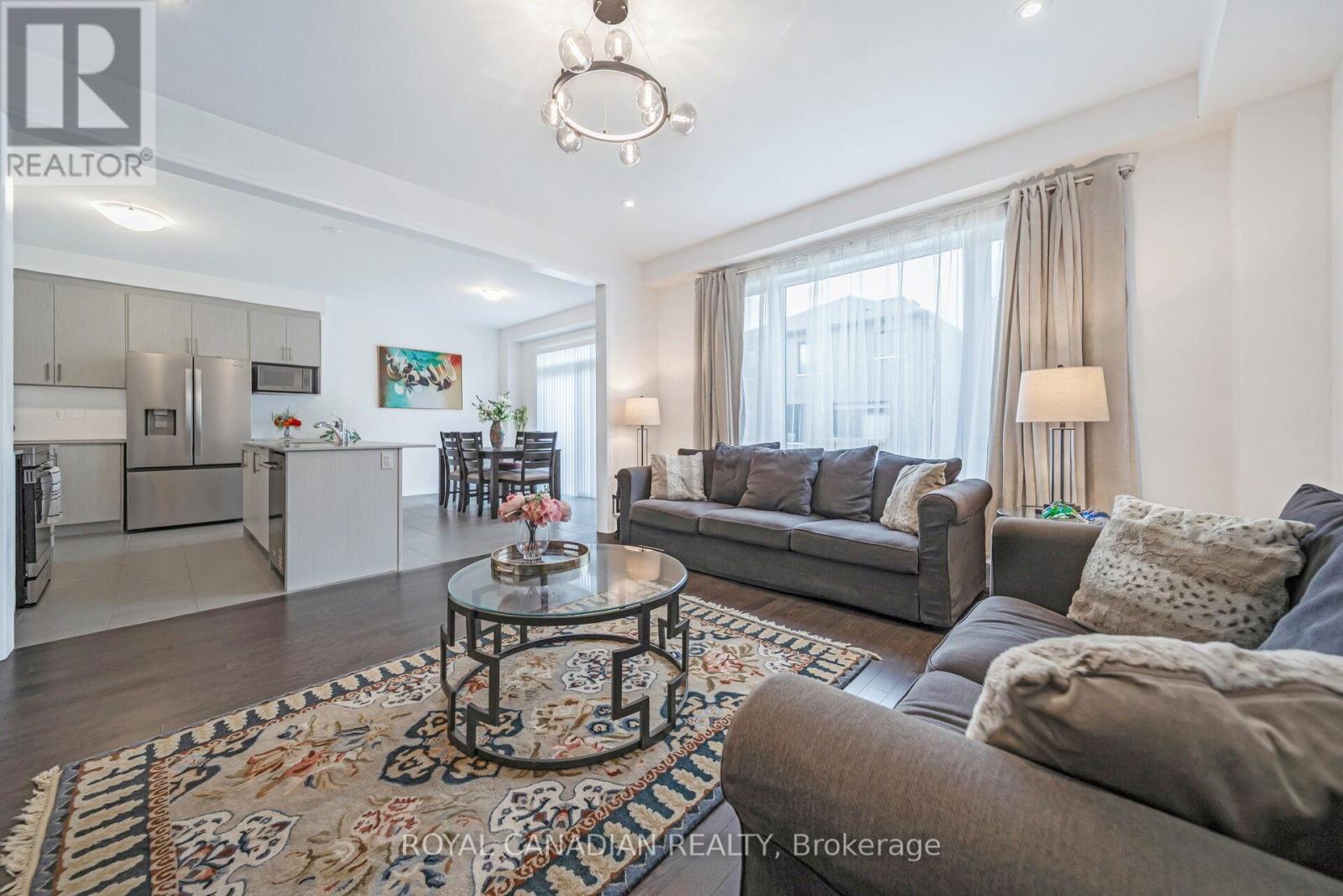 87 Soules Square Property Photo 16