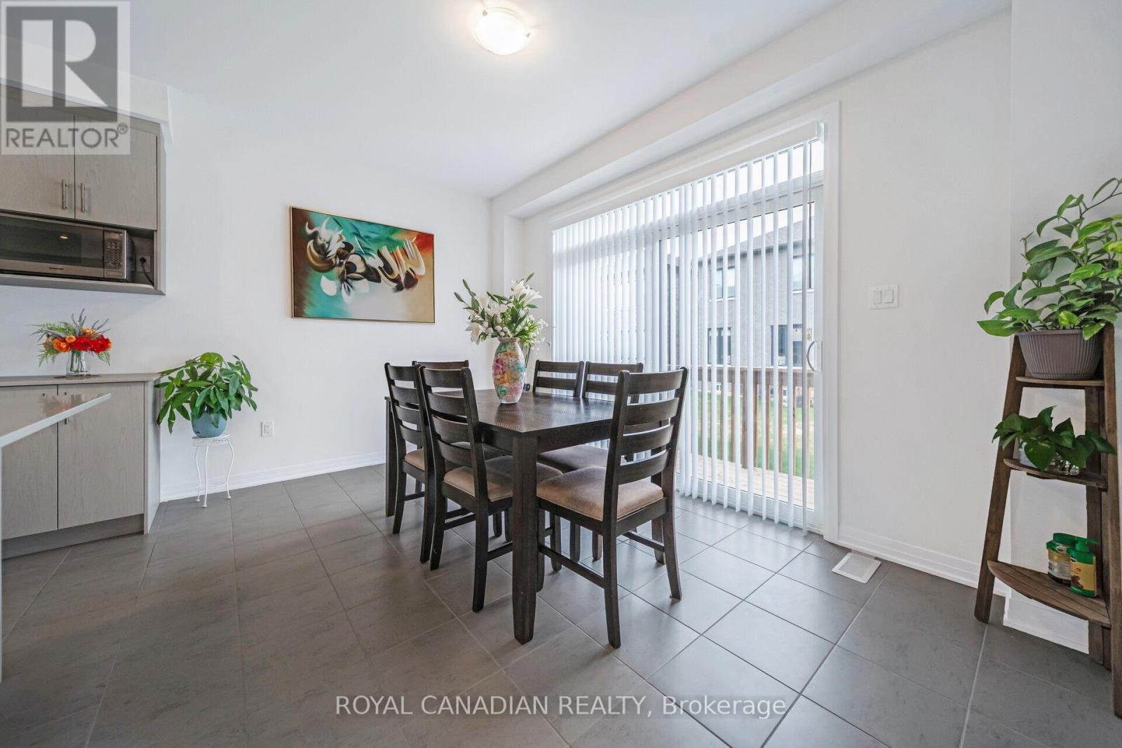 87 Soules Square Property Photo 18