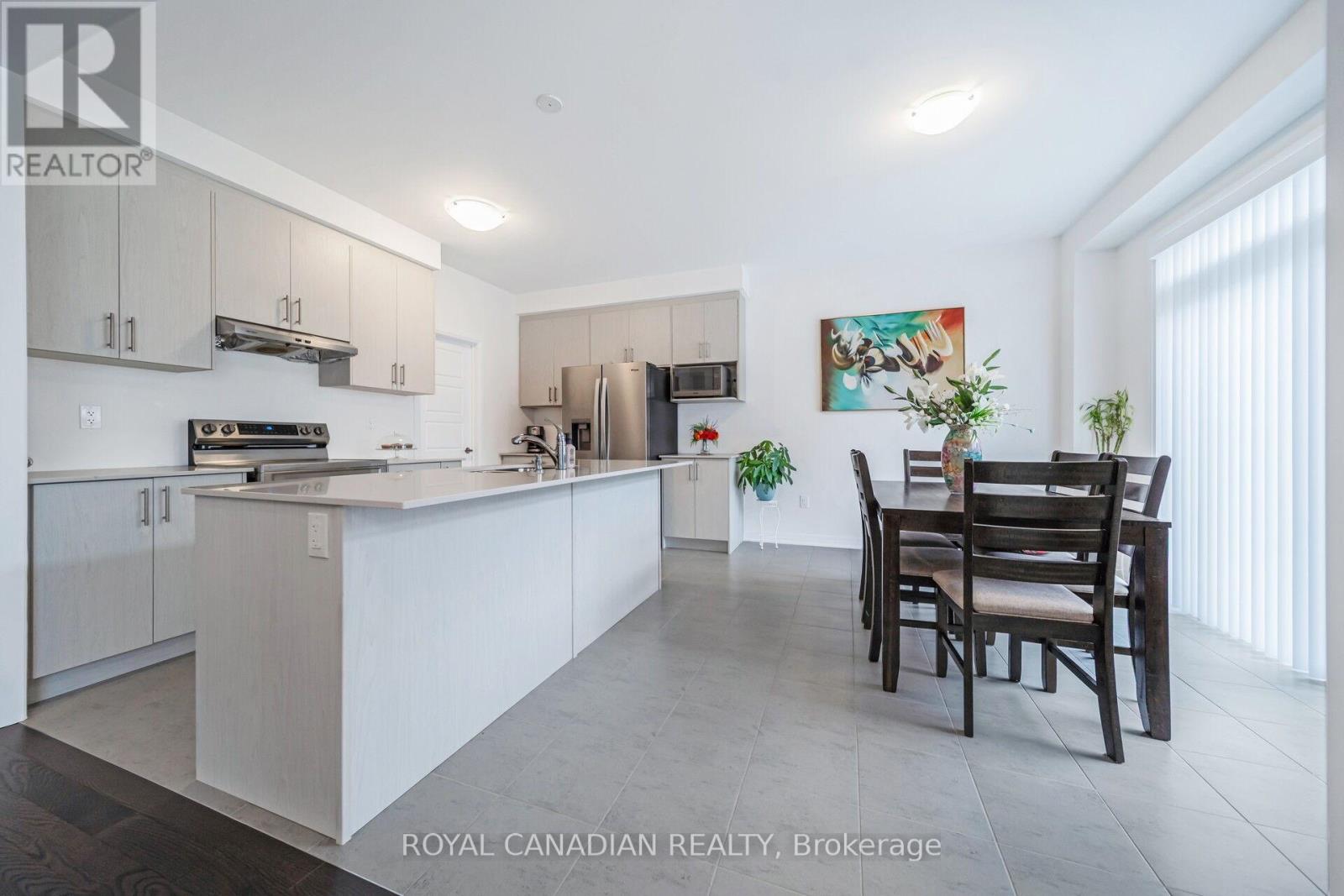 87 Soules Square Property Photo 19