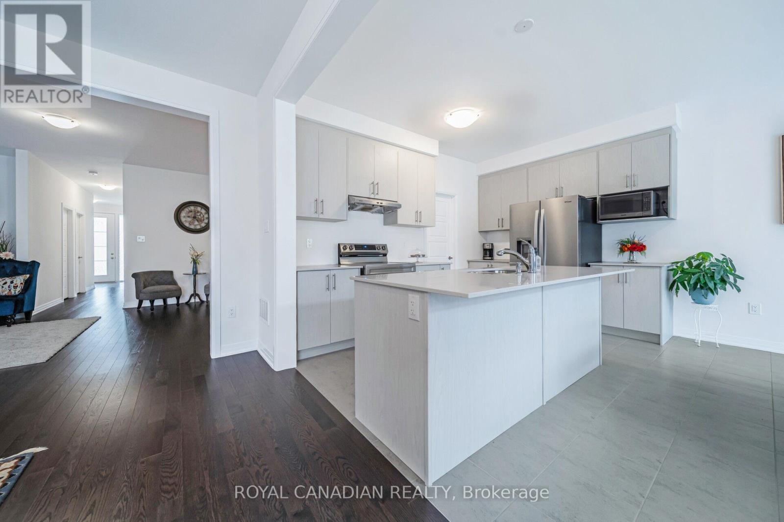 87 Soules Square Property Photo 20