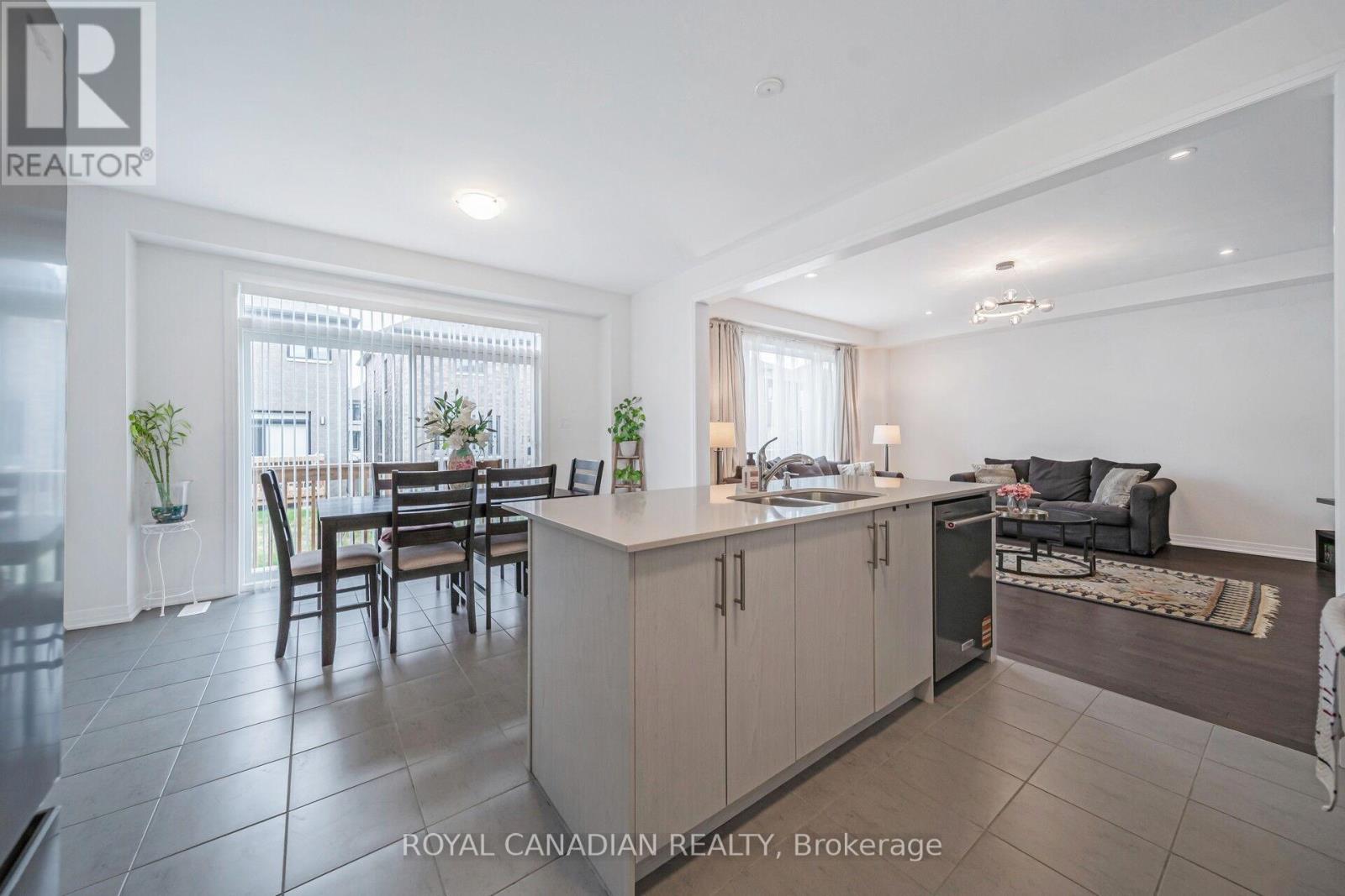 87 Soules Square Property Photo 23