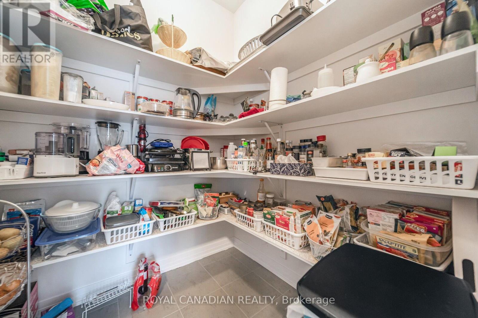 87 Soules Square Property Photo 24