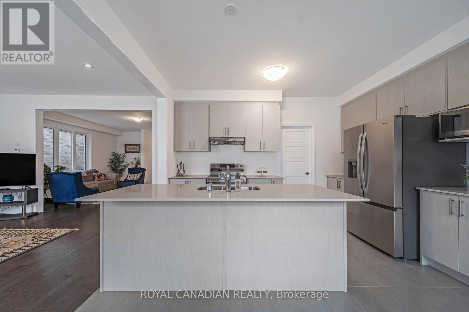 87 Soules Square Property Photo 25