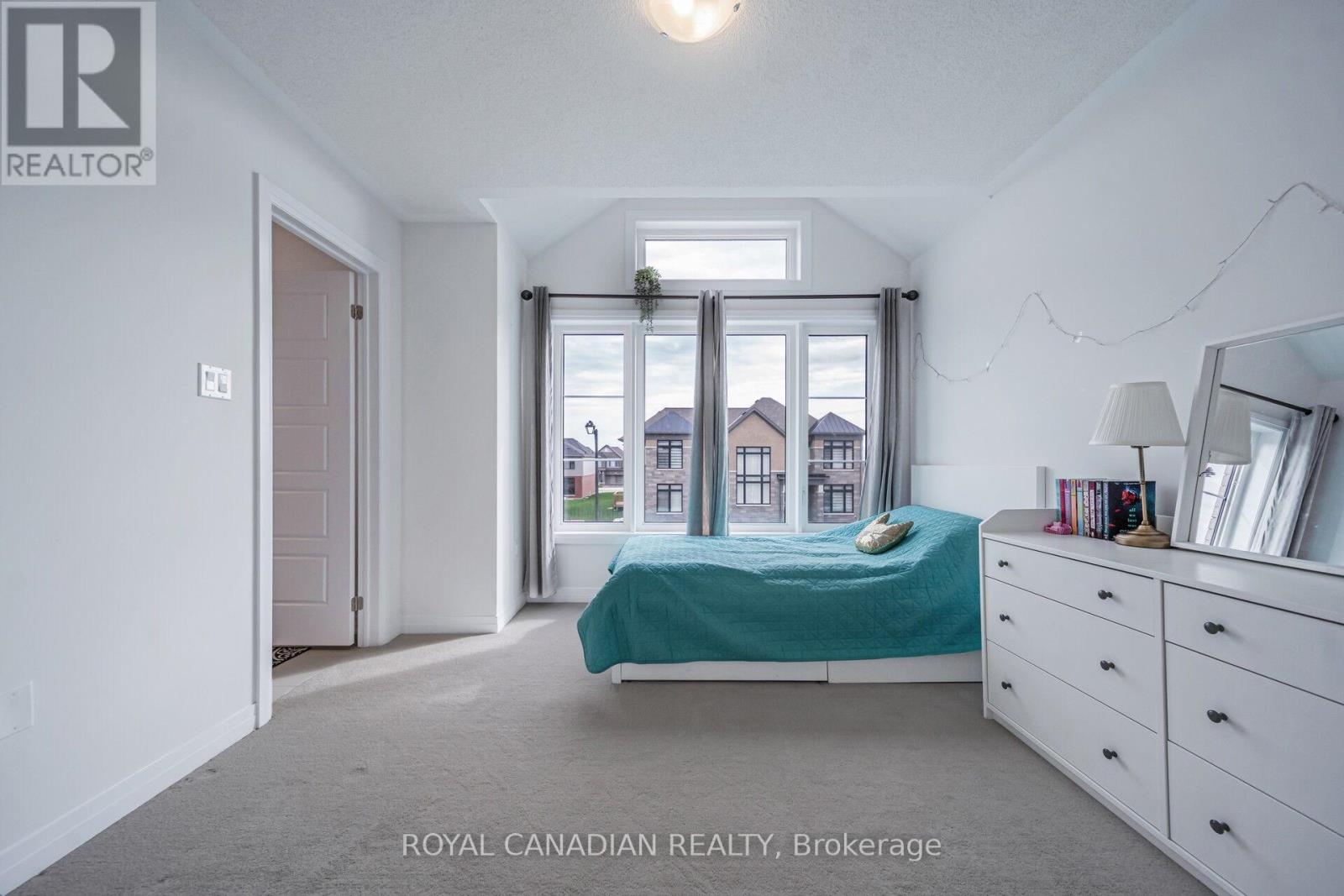 87 Soules Square Property Photo 29