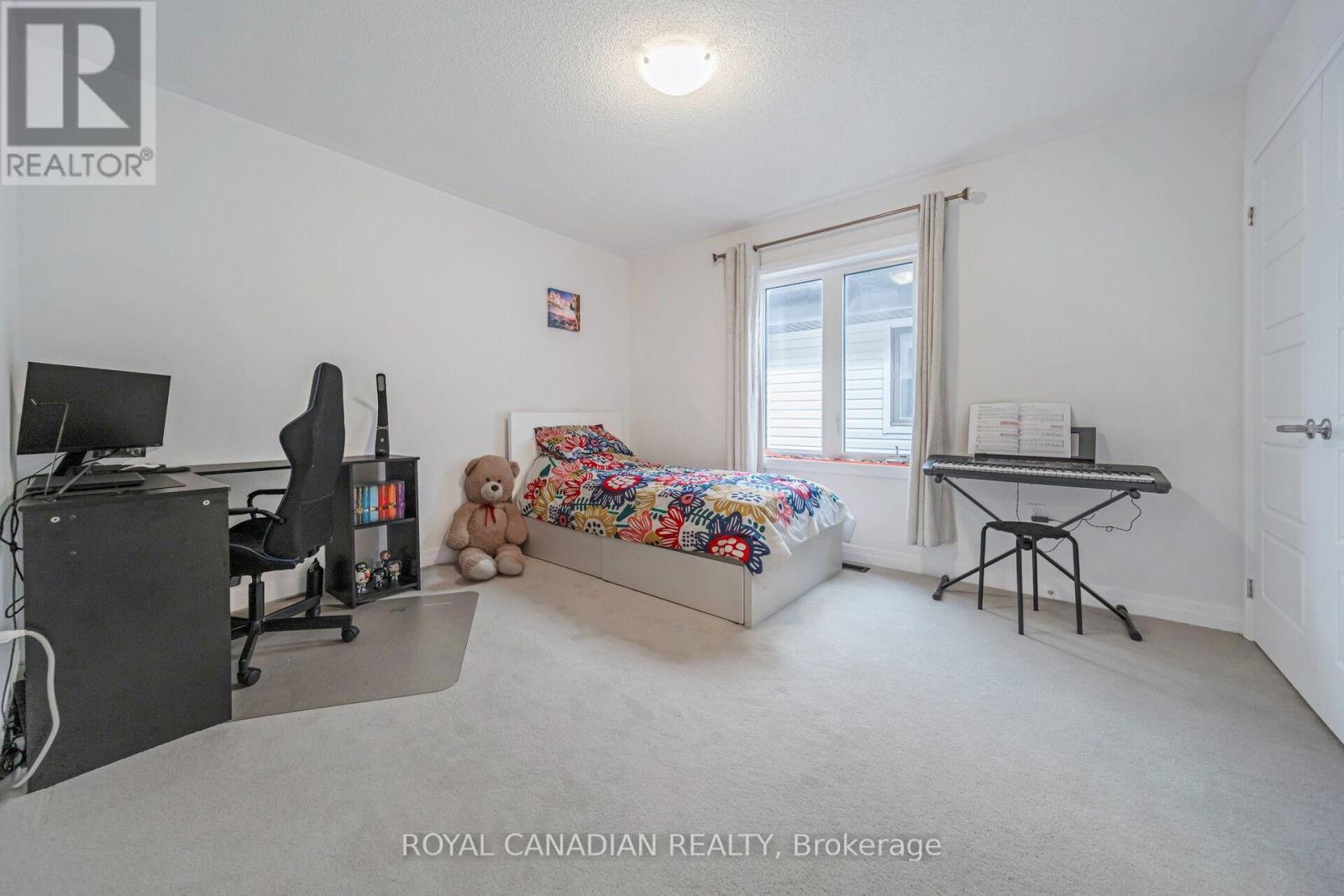 87 Soules Square Property Photo 34