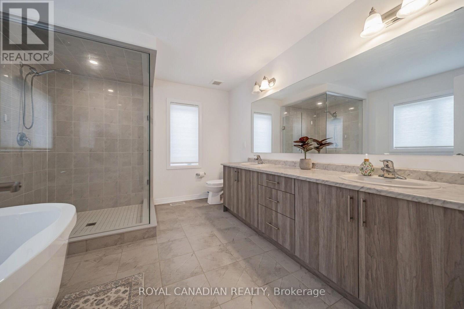 87 Soules Square Property Photo 37