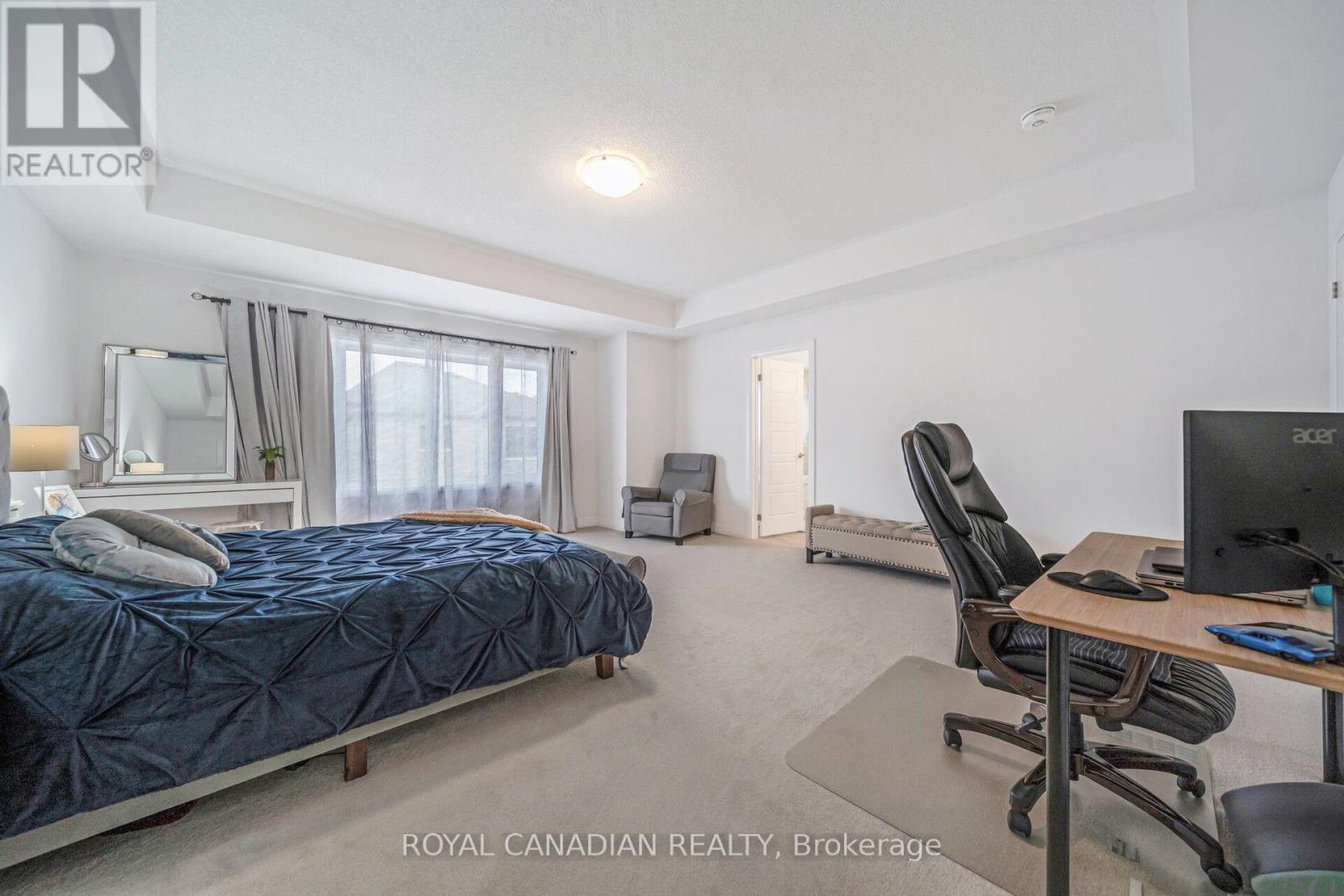 87 Soules Square Property Photo 38