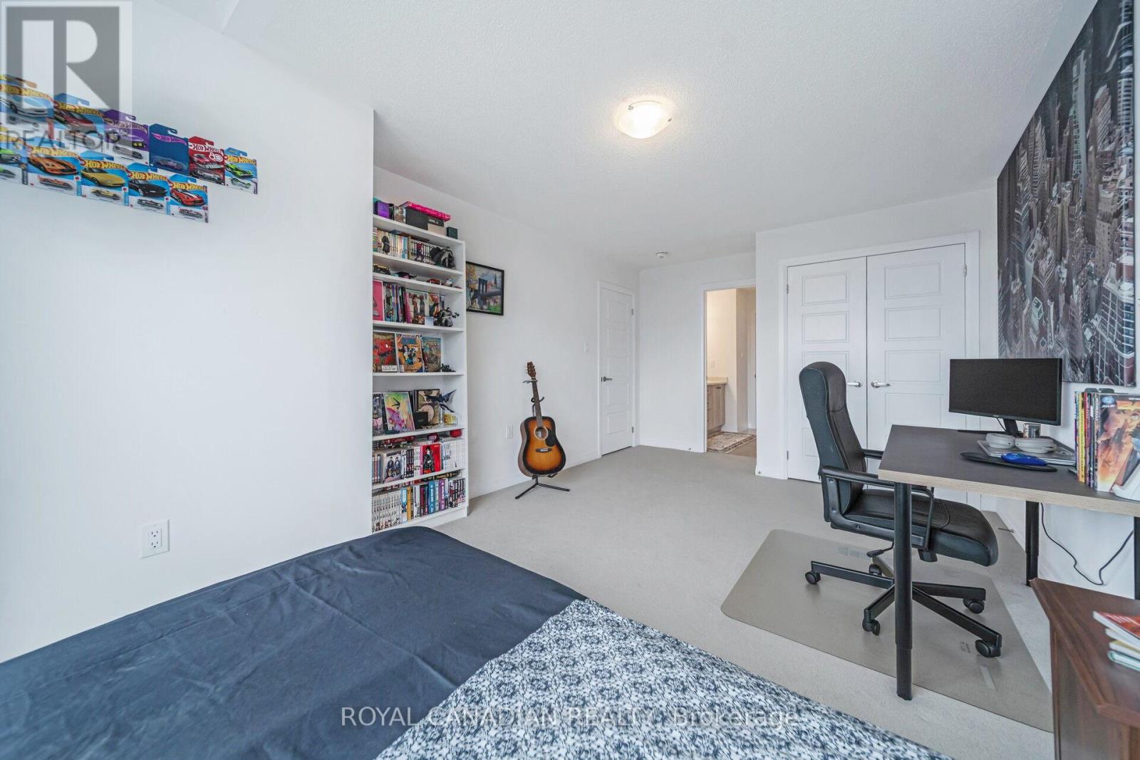 87 Soules Square Property Photo 41