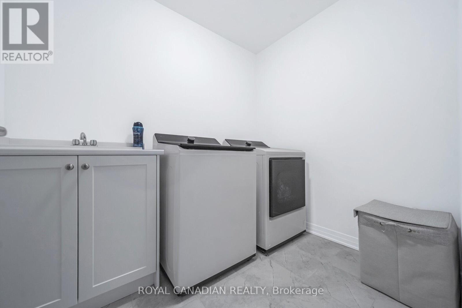 87 Soules Square Property Photo 43