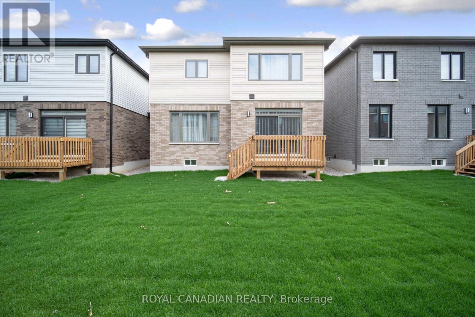 87 Soules Square Property Photo 47
