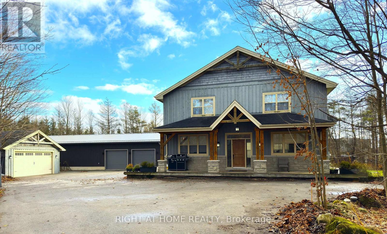 129 Blue Jay Crescent Property Photo 1