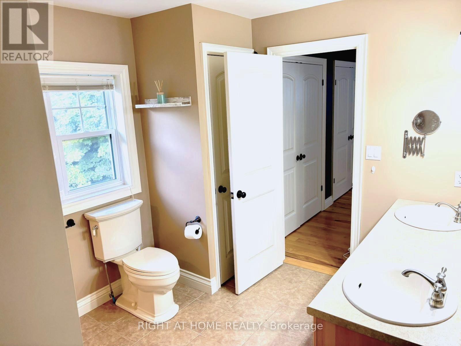 129 Blue Jay Crescent Property Photo 20