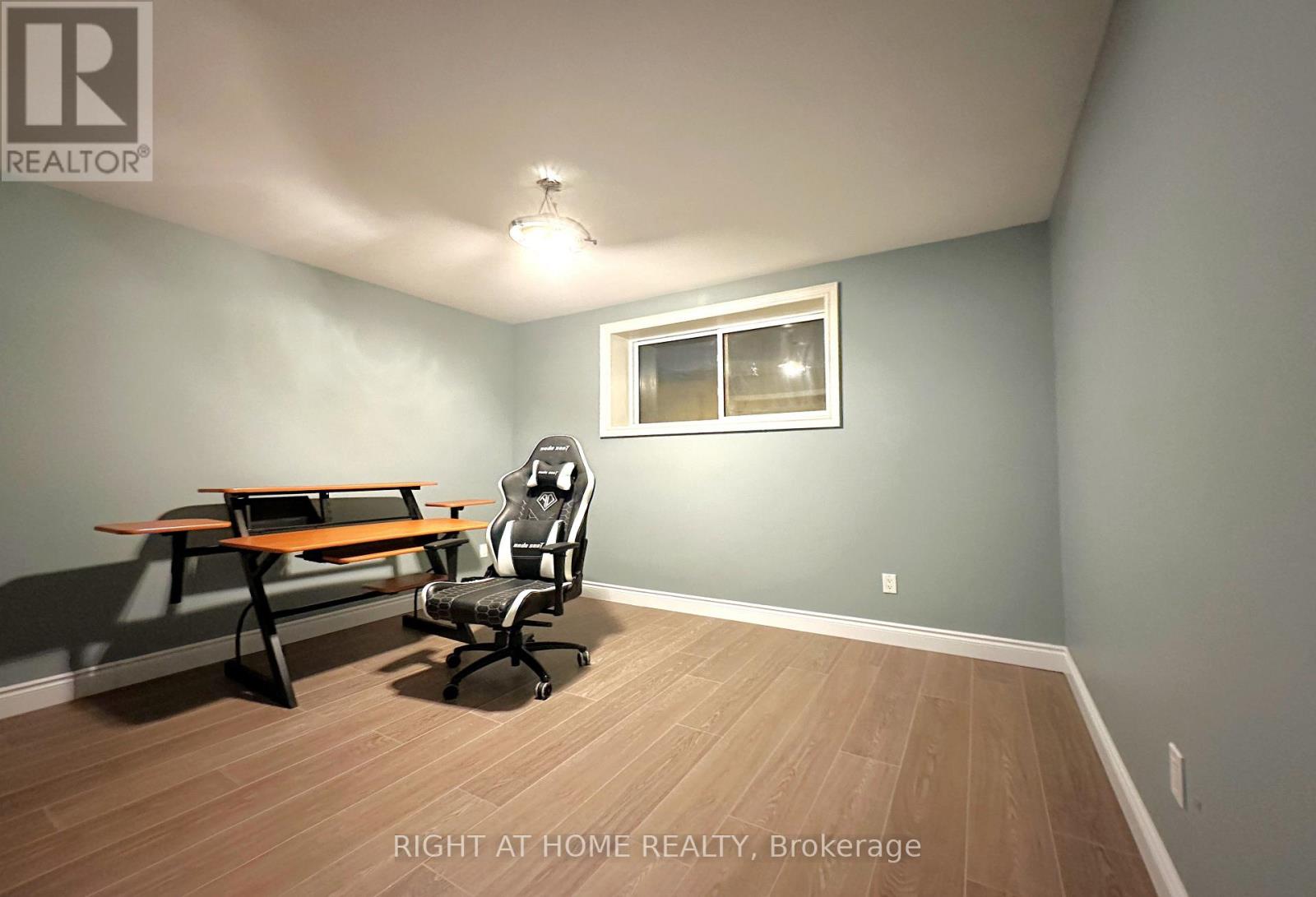 129 Blue Jay Crescent Property Photo 24