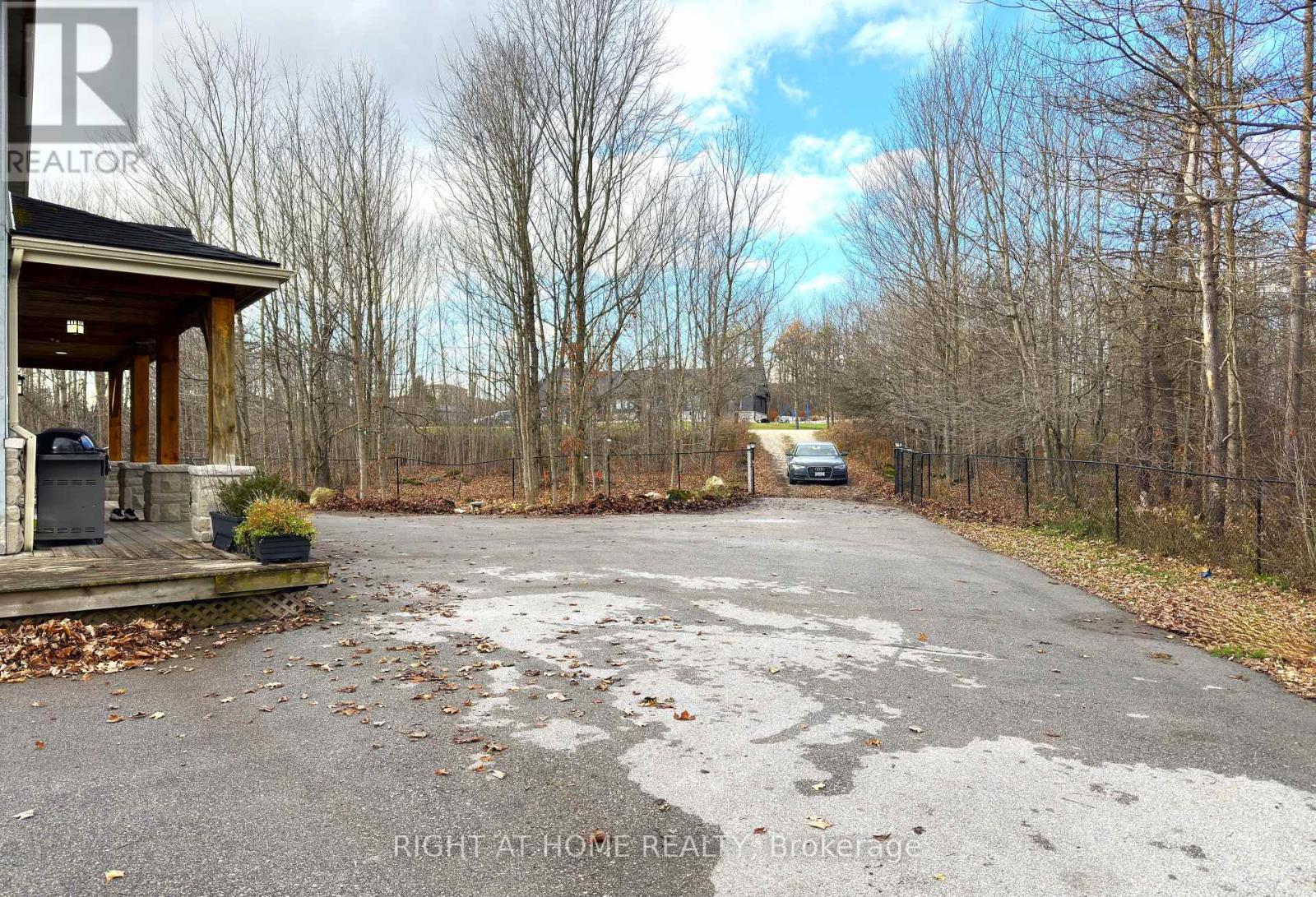 129 Blue Jay Crescent Property Photo 32
