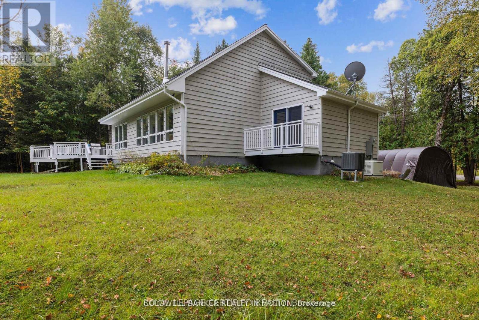 504 Birch Point Road Property Photo 6