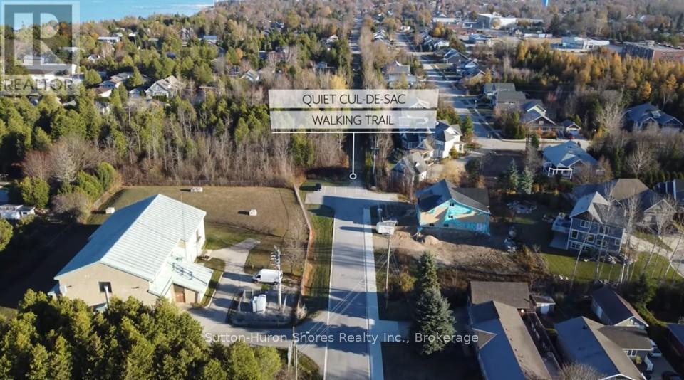 286 Grosvenor Street S Property Photo 4
