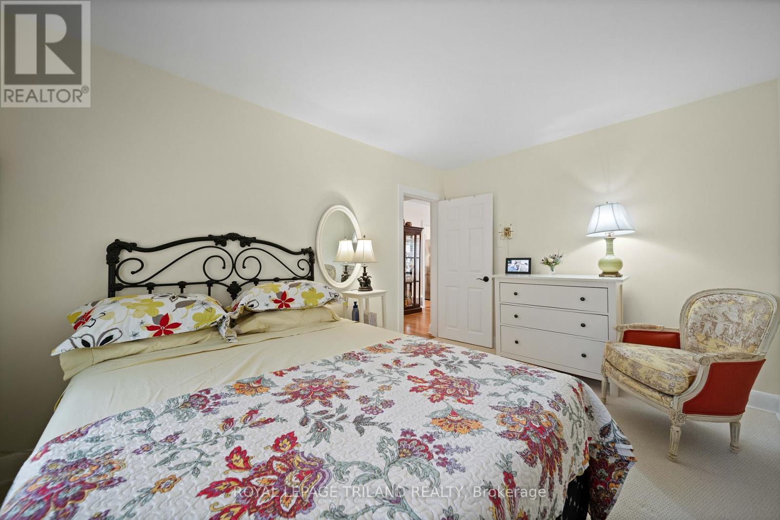 31 Chalmers Street Property Photo 17