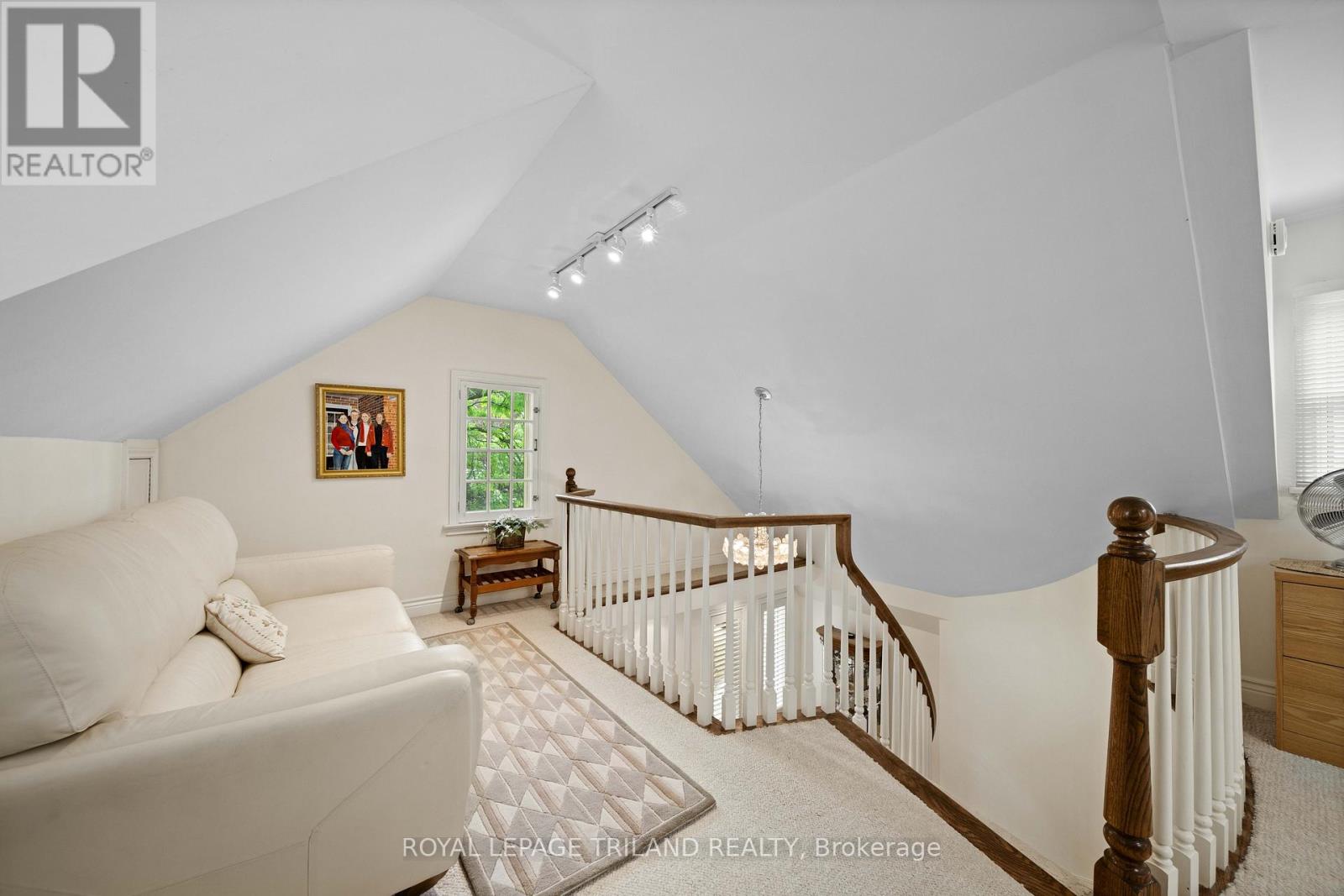 31 Chalmers Street Property Photo 22