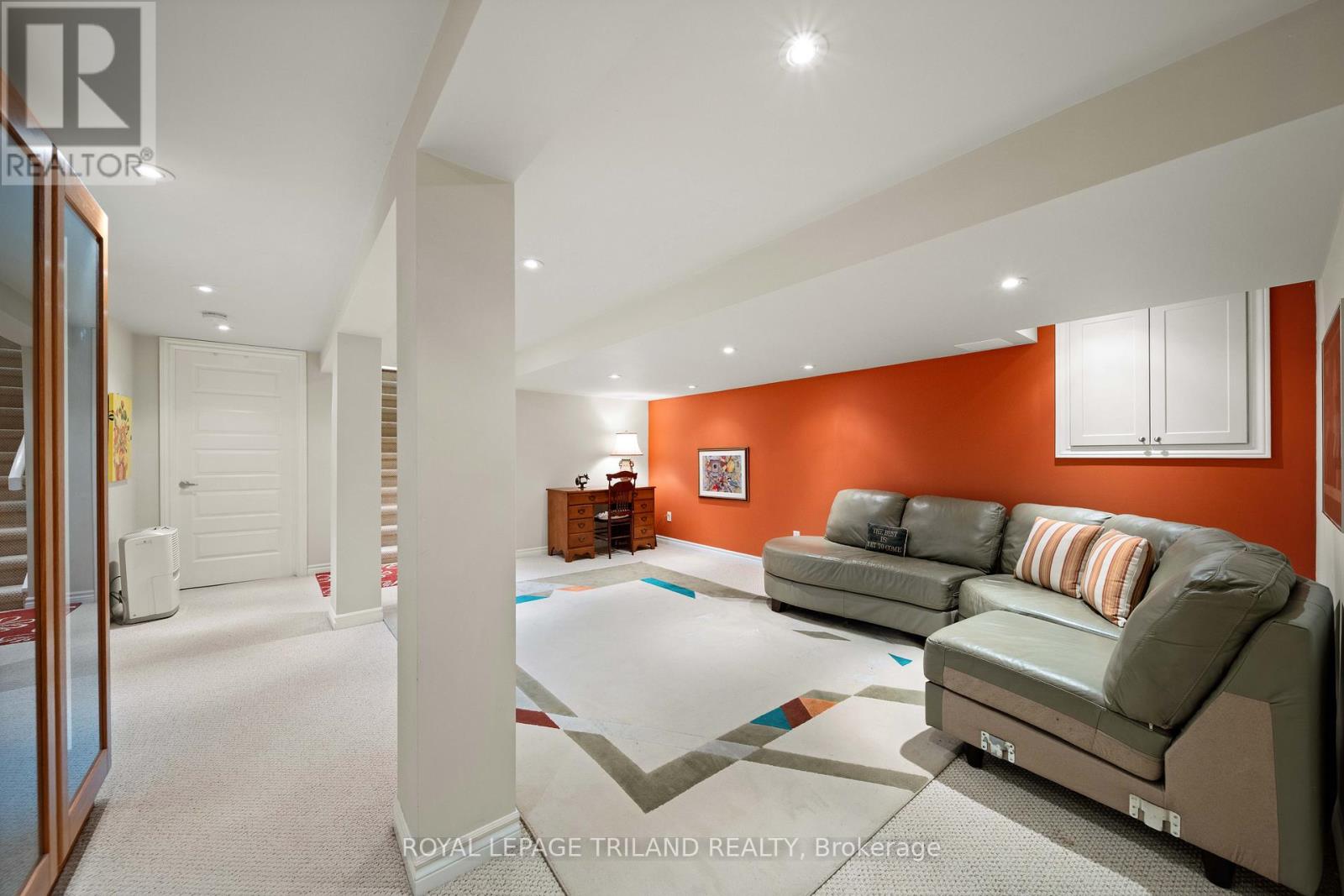 31 Chalmers Street Property Photo 28