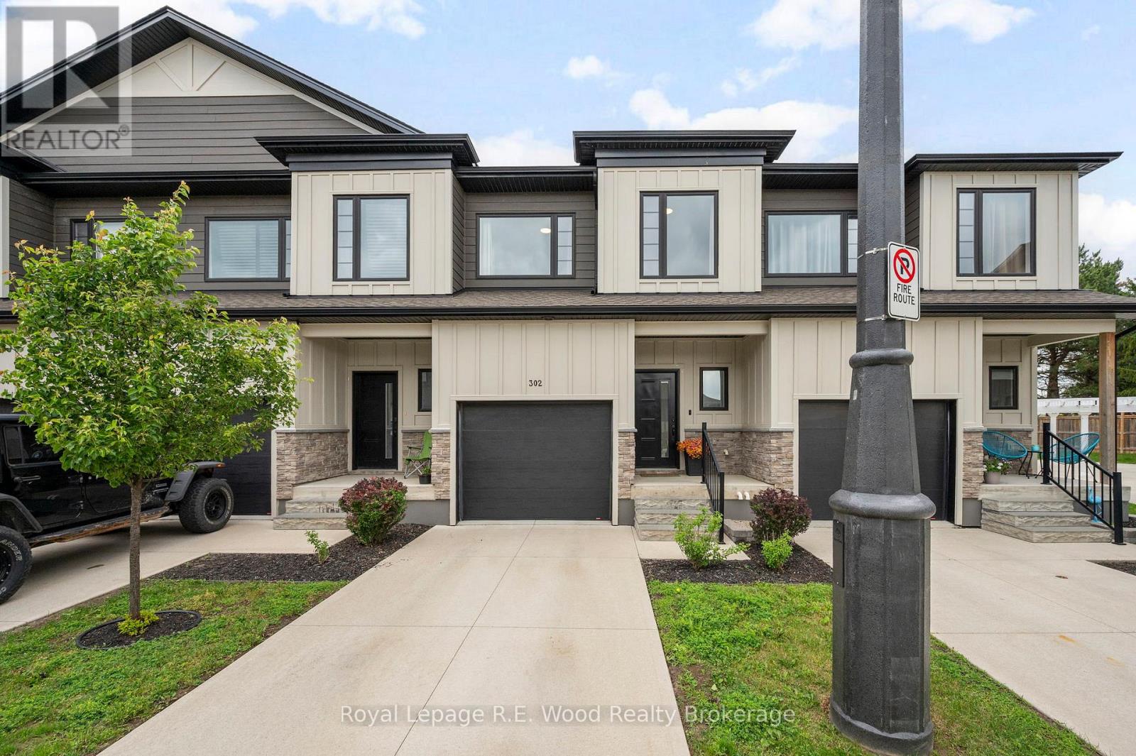 302 - 360 Quarter Town Line Property Photo 2