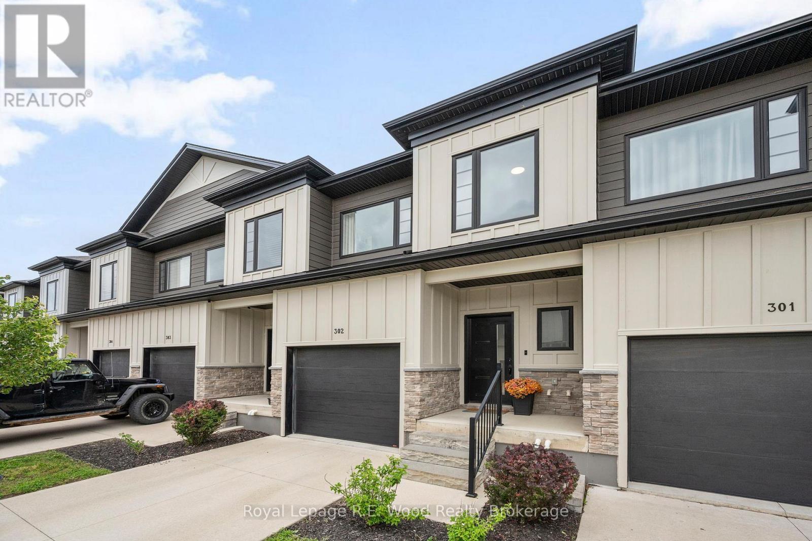 302 - 360 Quarter Town Line Property Photo 3