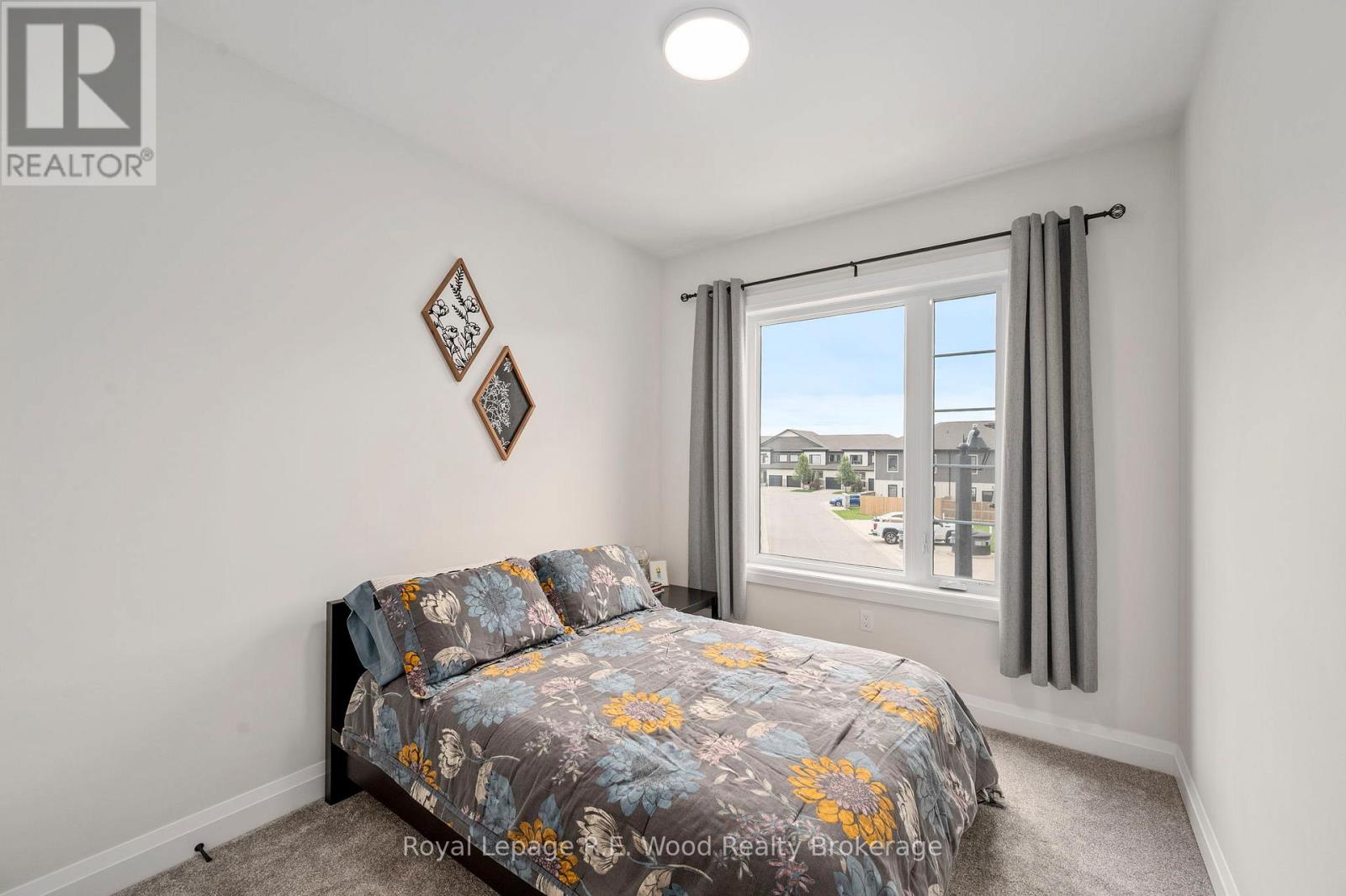 302 - 360 Quarter Town Line Property Photo 11