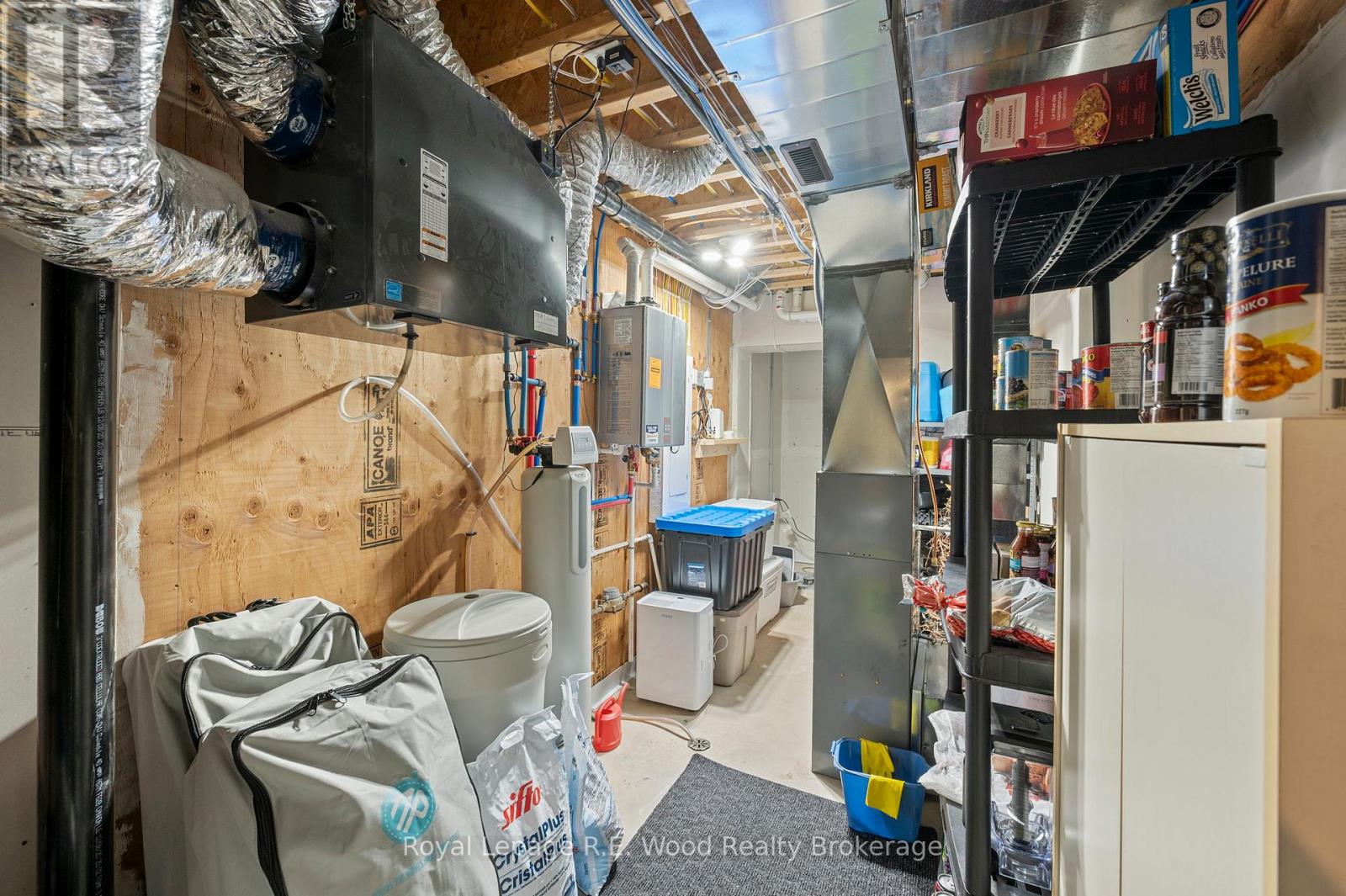 302 - 360 Quarter Town Line Property Photo 21